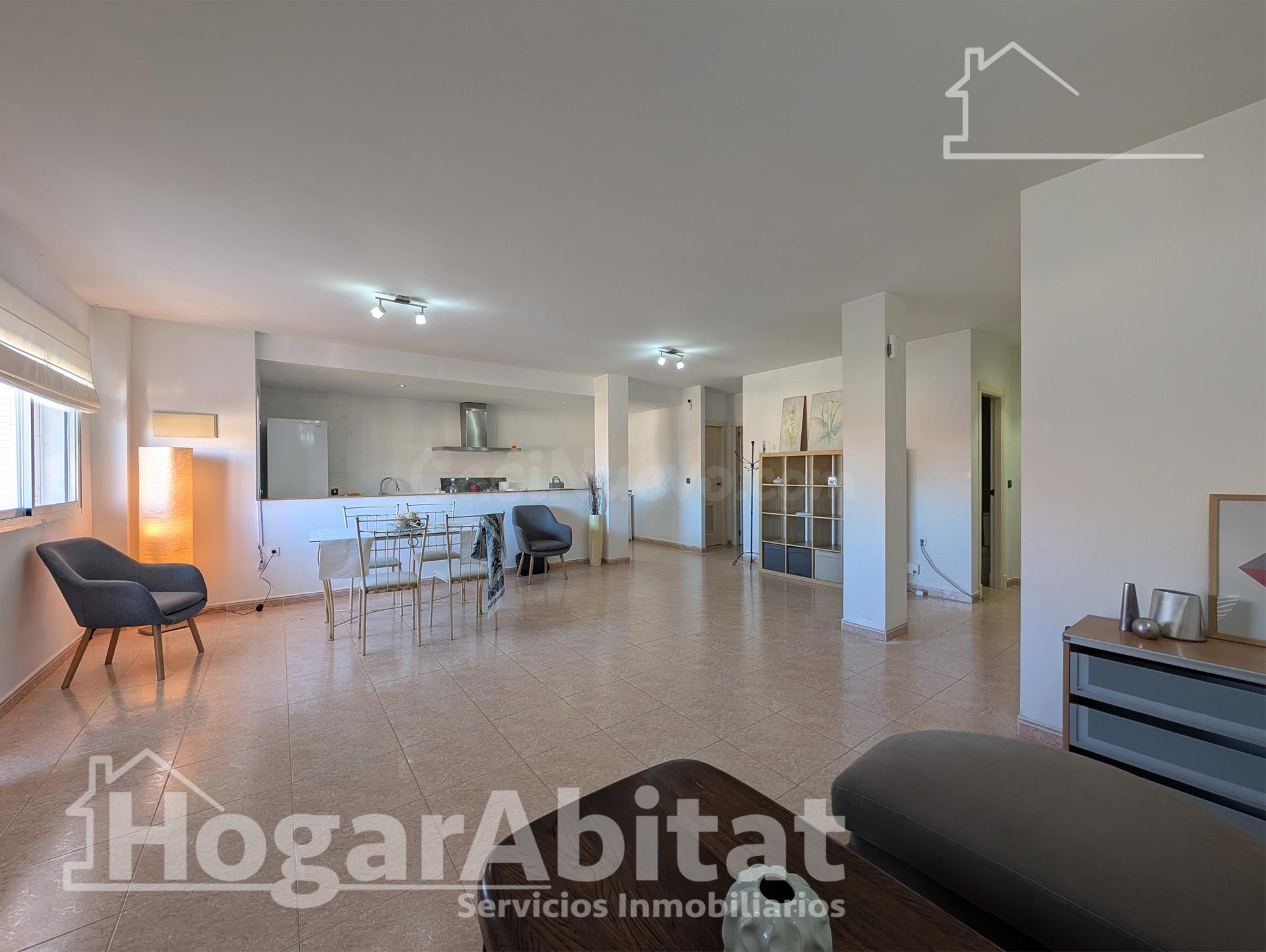 EN RESIDENCIAL, MUY AMPLIO CON TERRAZA, PISCINA COMUNITARIA  - foto 3