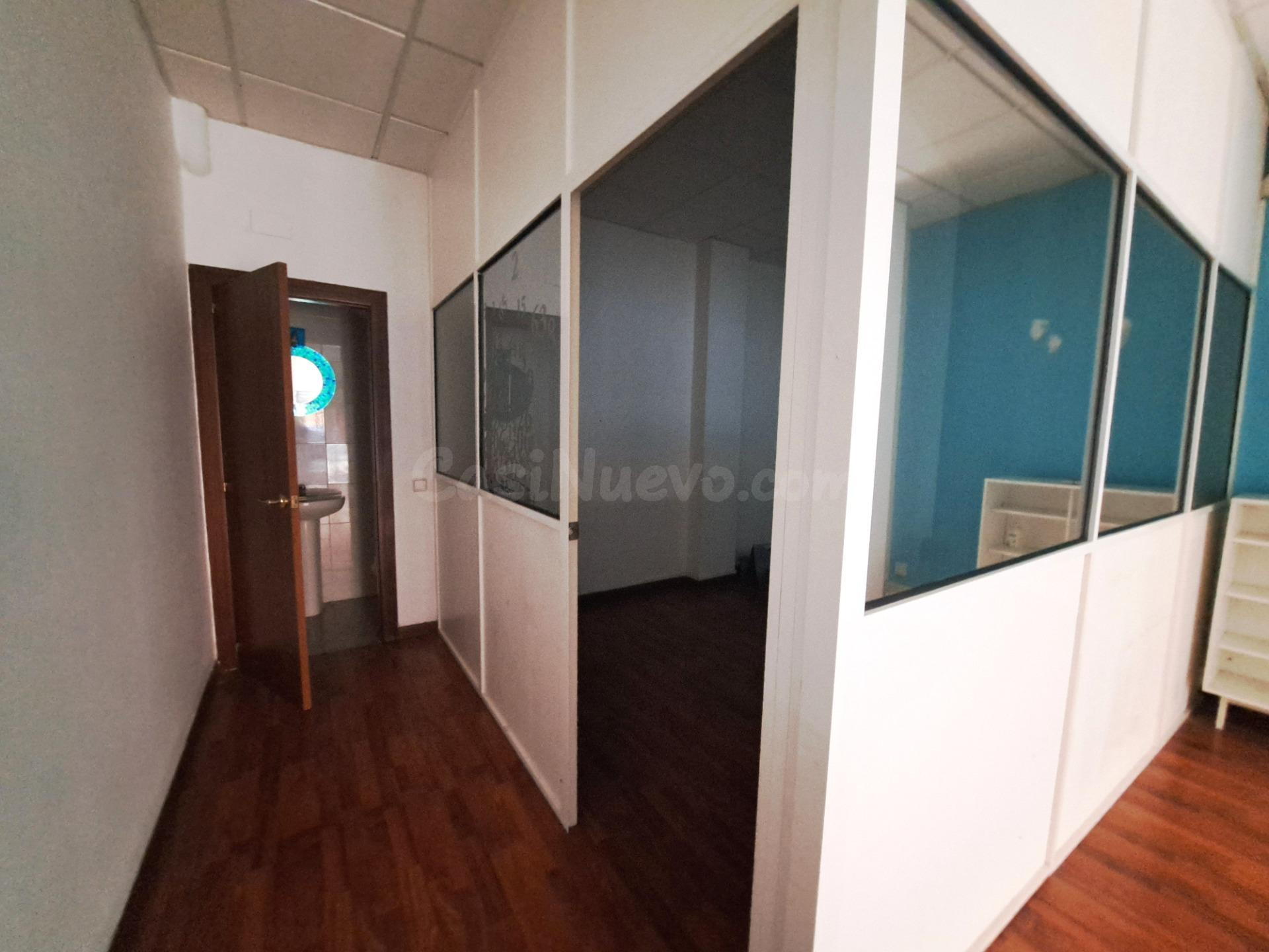MAGNÍFICO LOCAL HABILITADO, IDEAL OFICINA O TIENDA ZONA TORR - foto 5