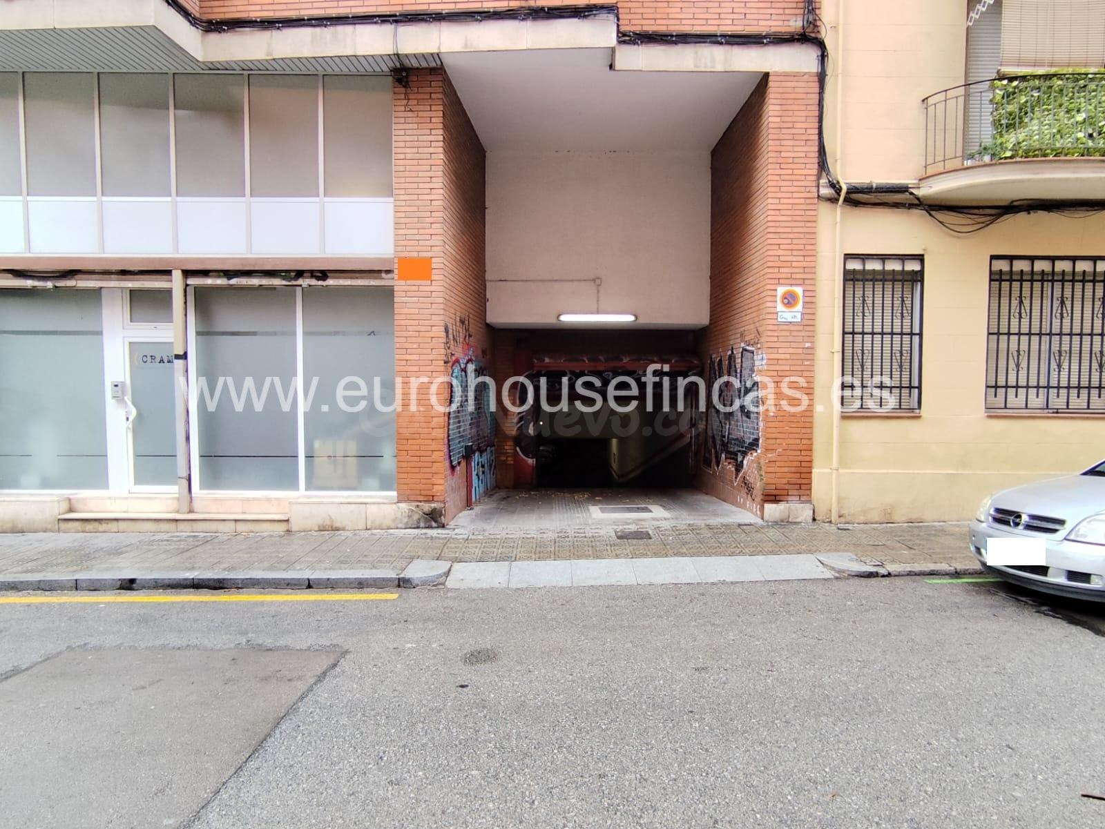 Parking 32m² en venta - Sants - Badal