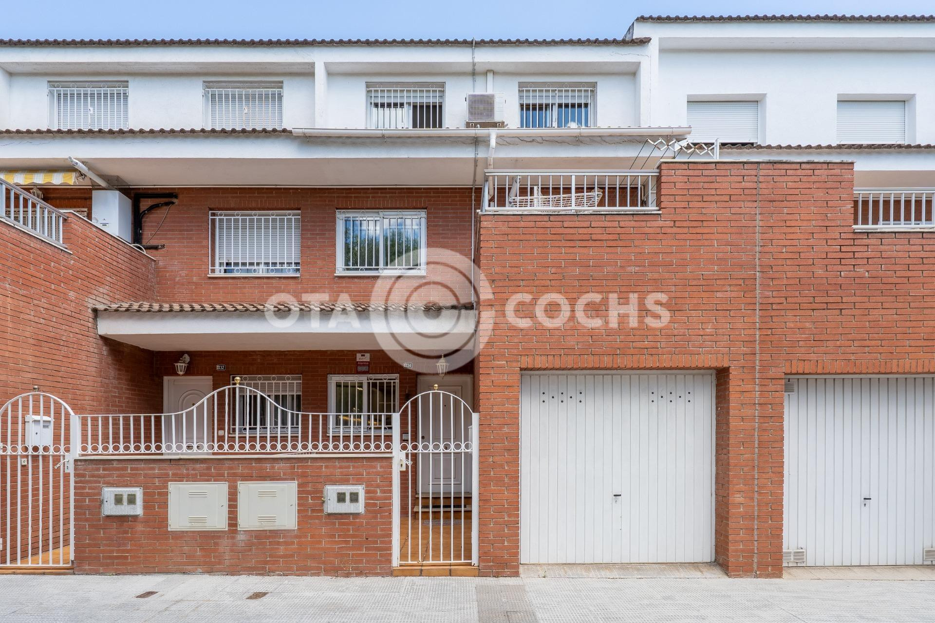 MAGNIFICO ADOSADO EN REUS