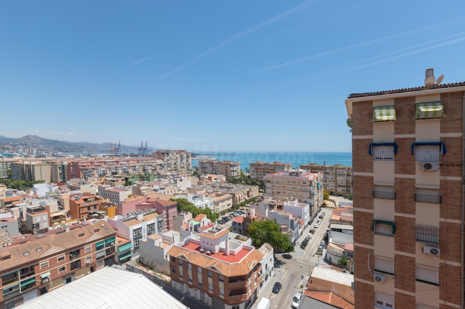 Piso en el corazón de Huelin, Málaga - Ideal para reformar por €299,000 - foto 3