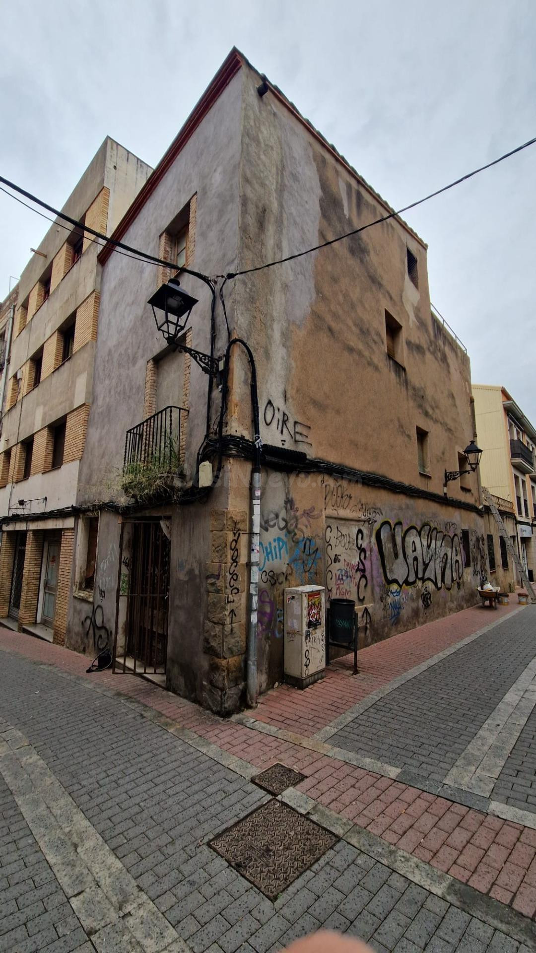 Casa Esquinera para Reformar en el Centro de Olesa de Montse