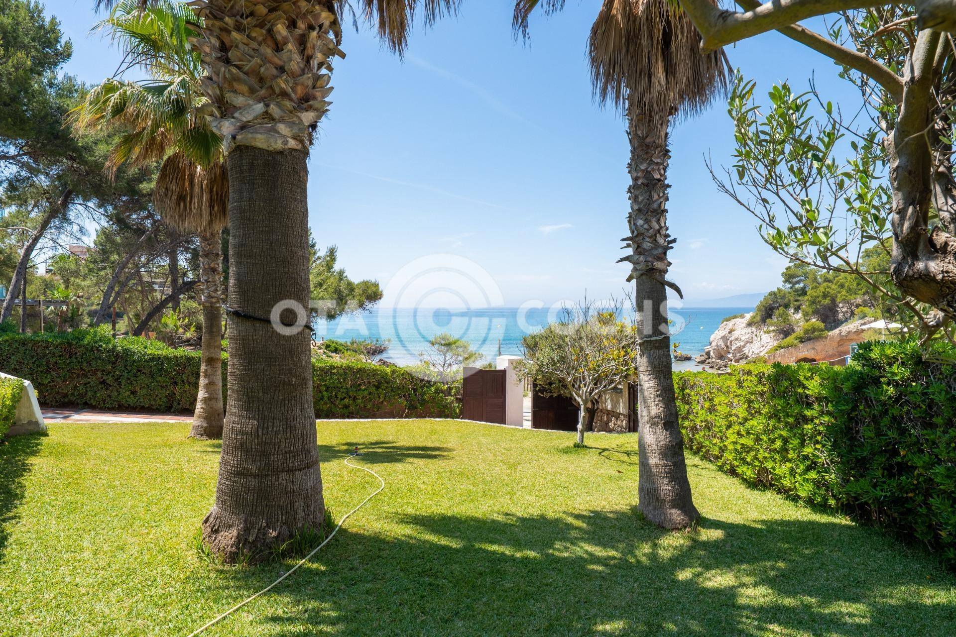 ESPECTACULAR CHALET INDEPENDIENTE CON VISTAS AL MAR