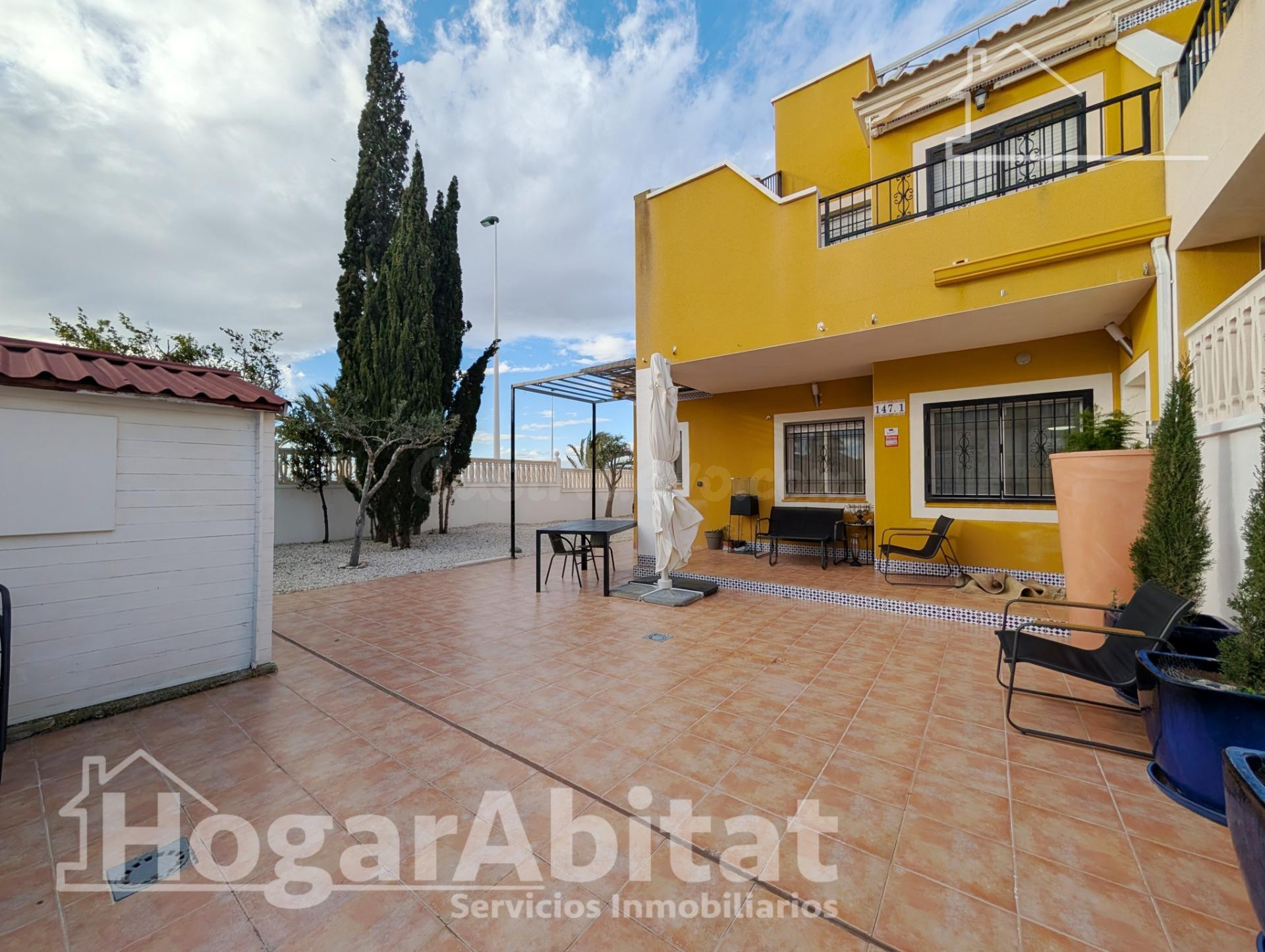 REFORMADO CON TERRAZA, PISCINA Y GARAJE CERCA DE LA PLAYA - foto 3