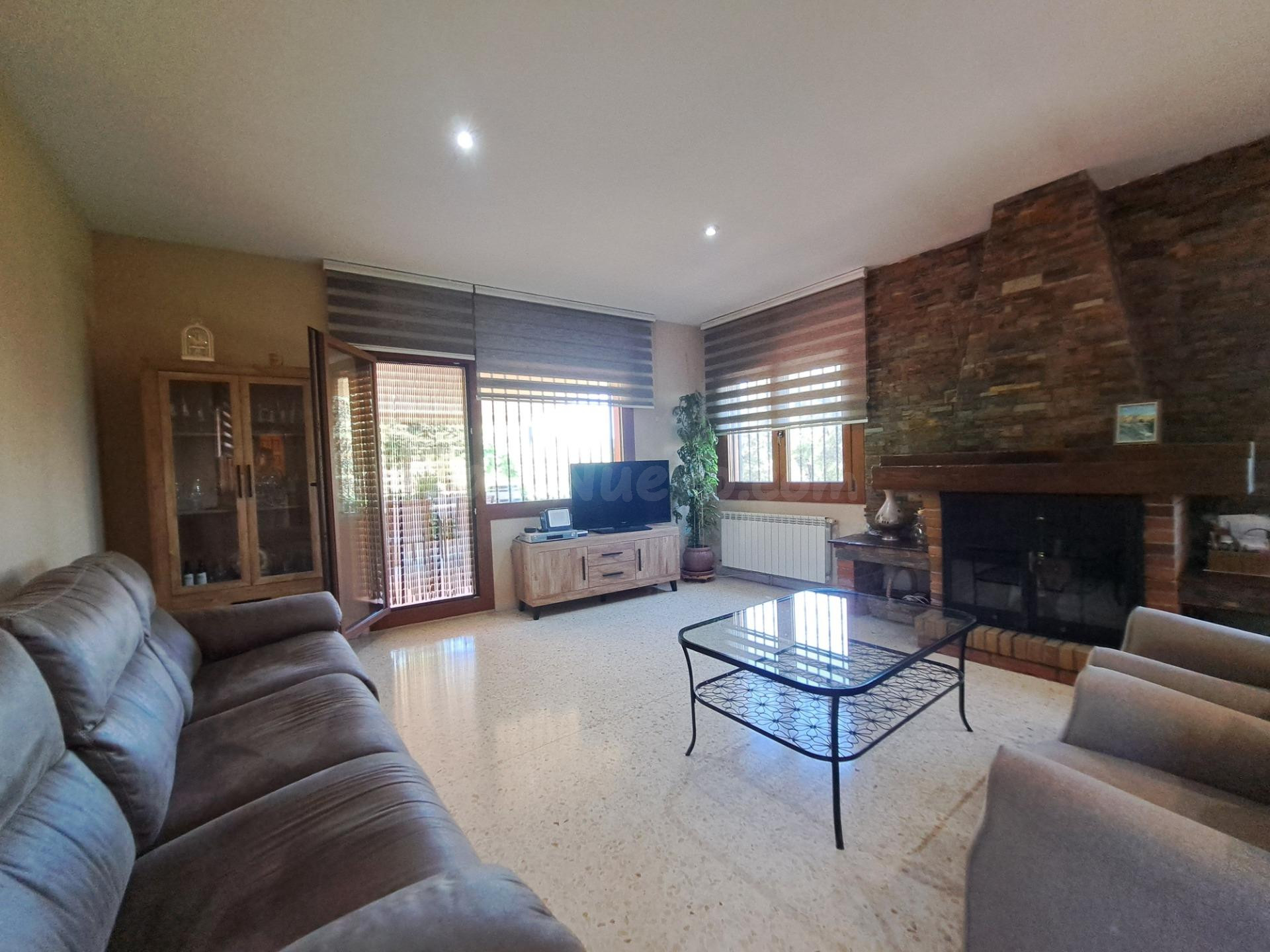 CASA A 4 VIENTOS CON PARCELA DE 8.177M2 - foto 5