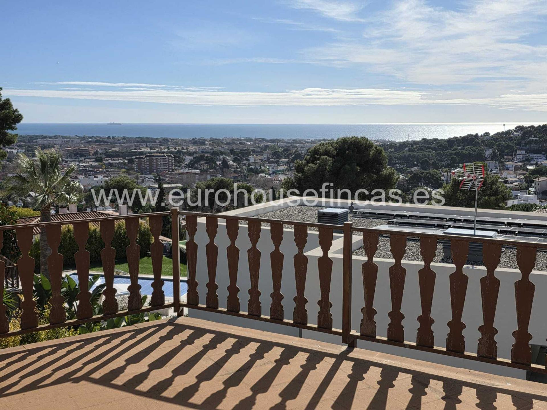 Exclusiva Casa en Venta en Montemar – Castelldefels con Vist - foto 3