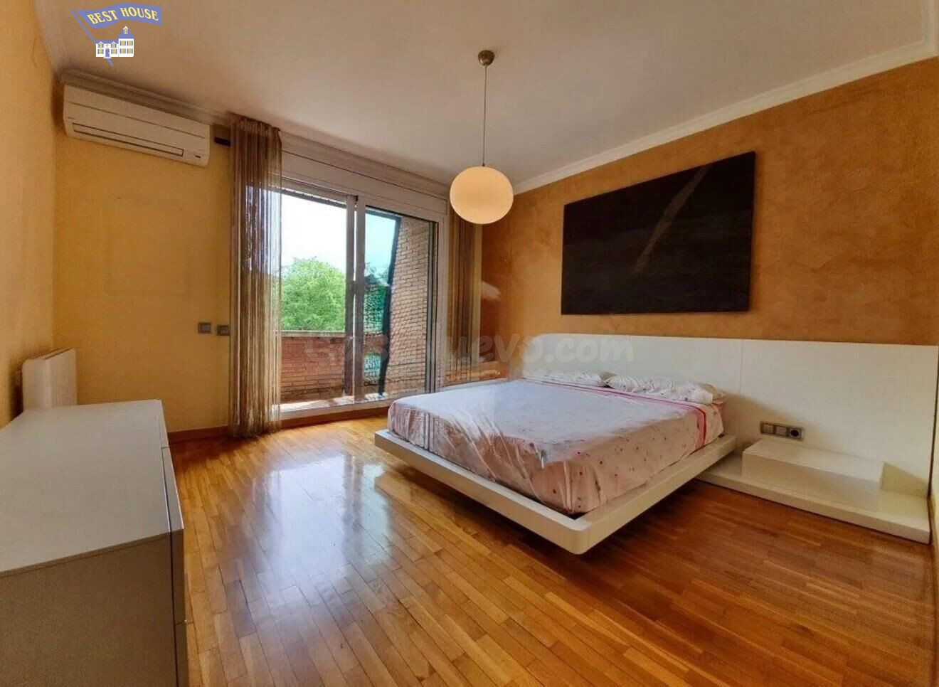 EXCLUSIVA CASA ADOSADA CON PISCINA COMUNITARIA EN ENTORNO RE - foto 3