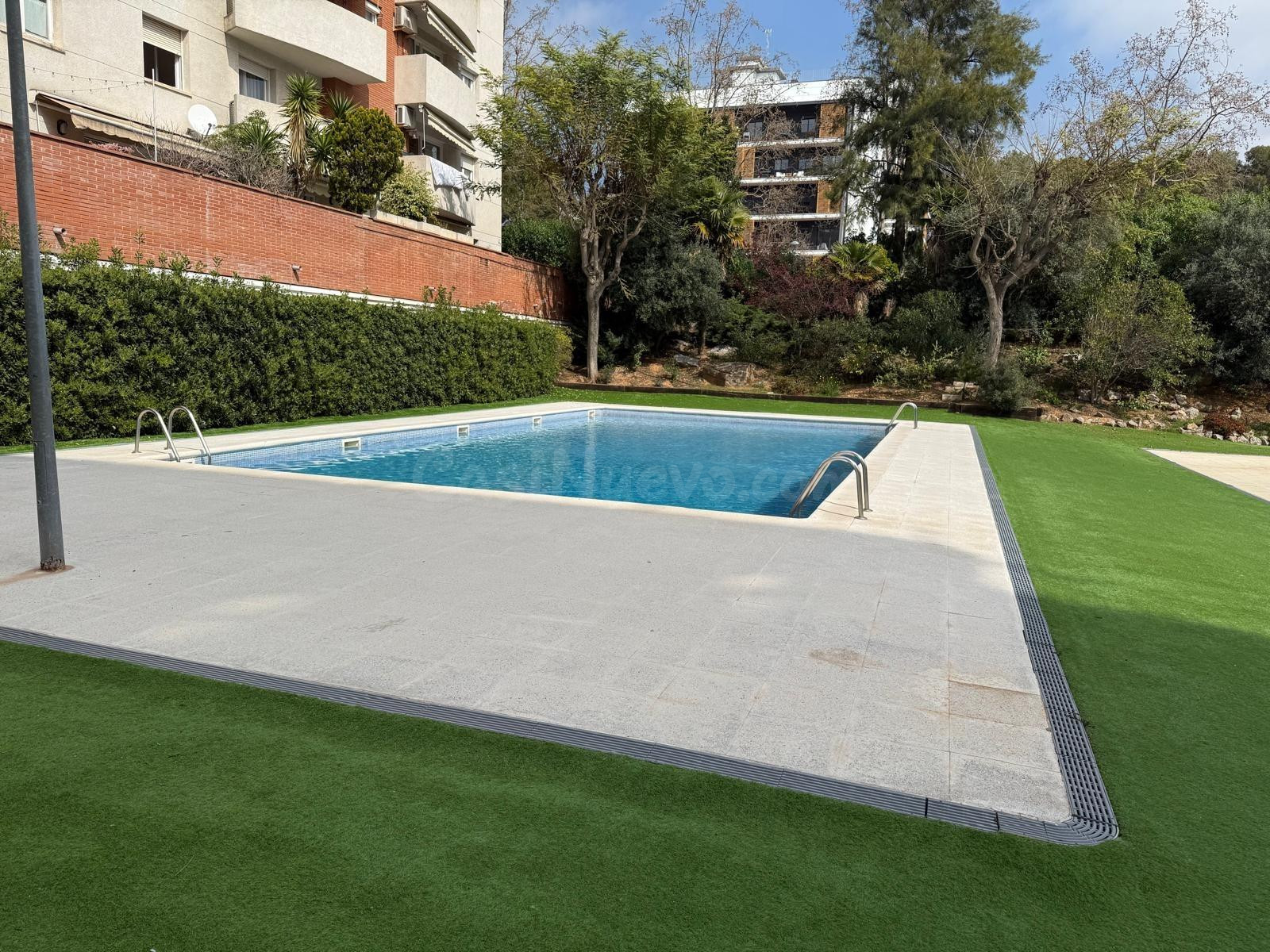 ¡¡Amplio piso con piscina comunitaria en Castelldefels!! - foto 5