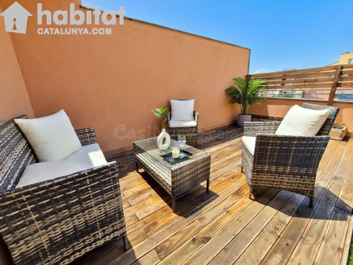 PIERA CENTRO, CASA ADOSADA SEMINUEVA CON TERRAZA DE 40M2 Y P - foto 2