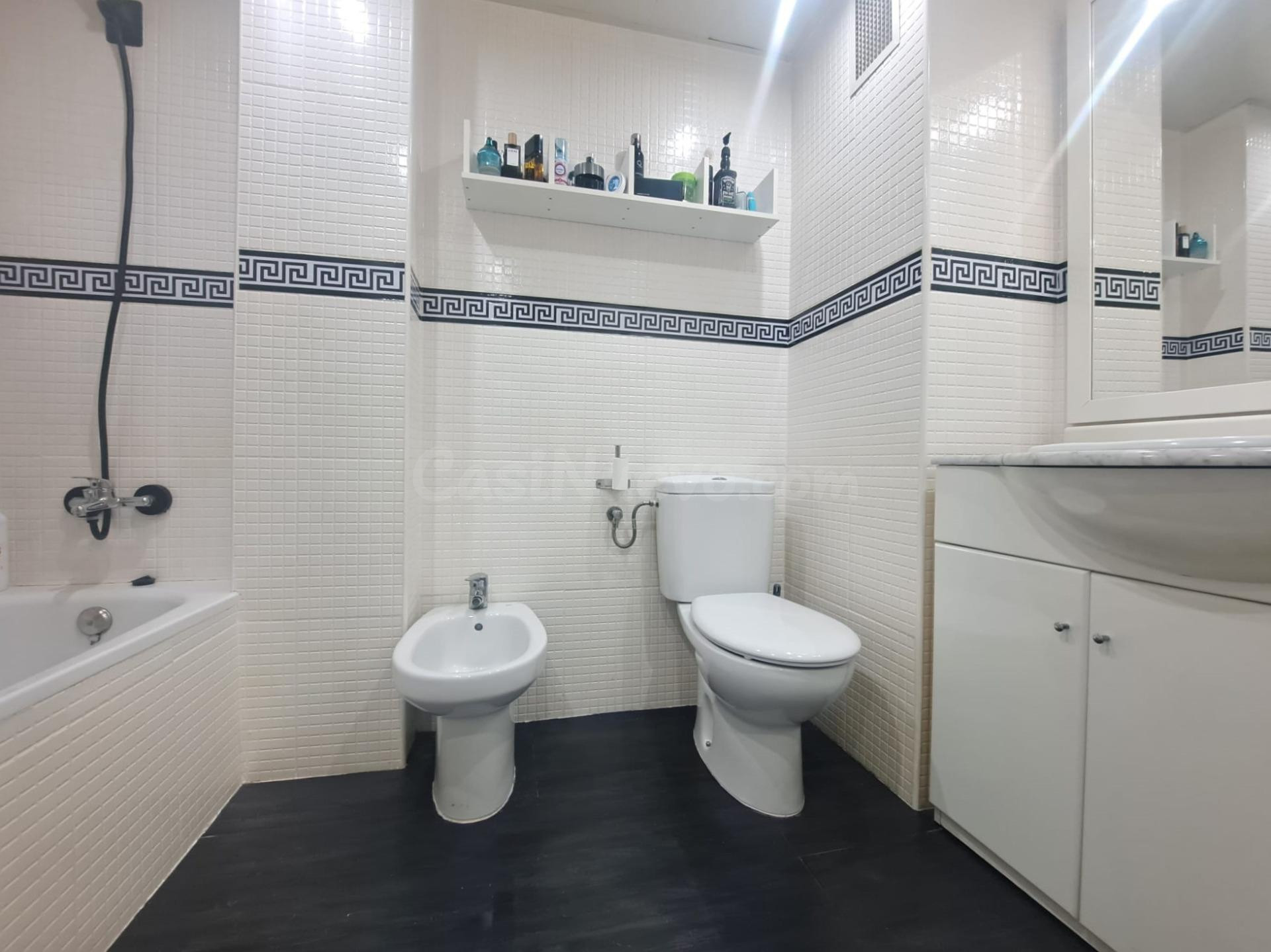 Piso reformado en el centro de Sant Andreu de la Barca - foto 4