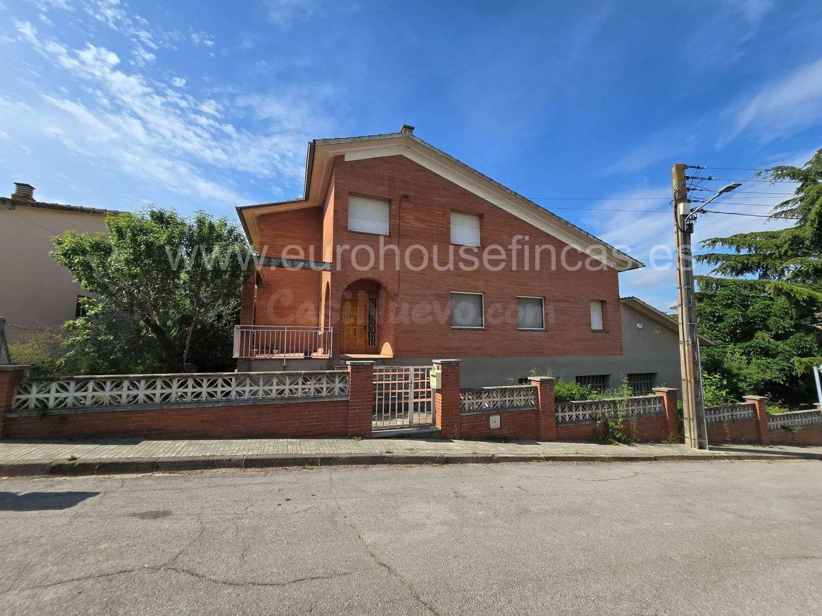 GRAN CASA EN VENTA EN EL SERRAL – PIERA