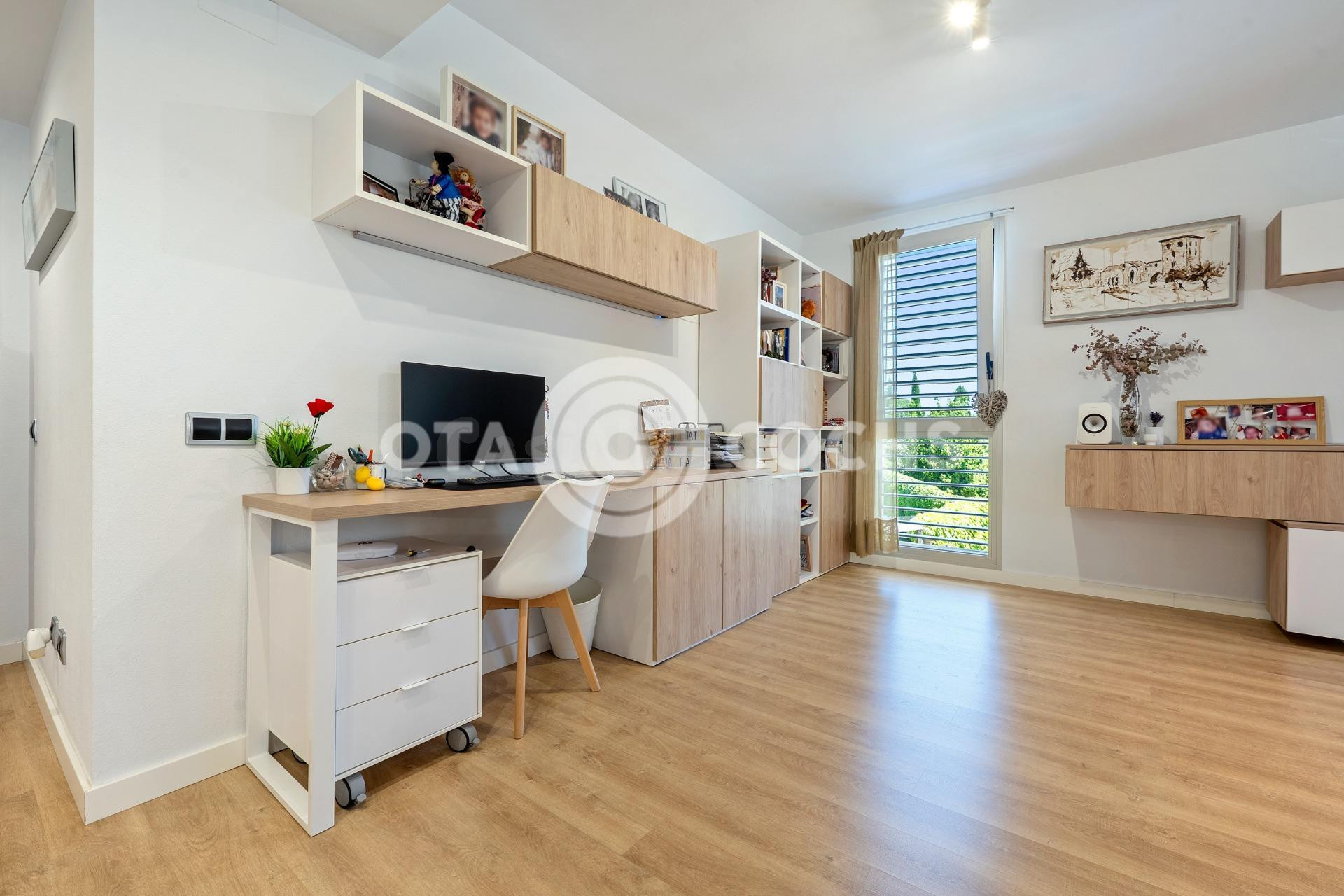 ESPECTACULAR PISO CON PISCINA COMUNITARIA - foto 4