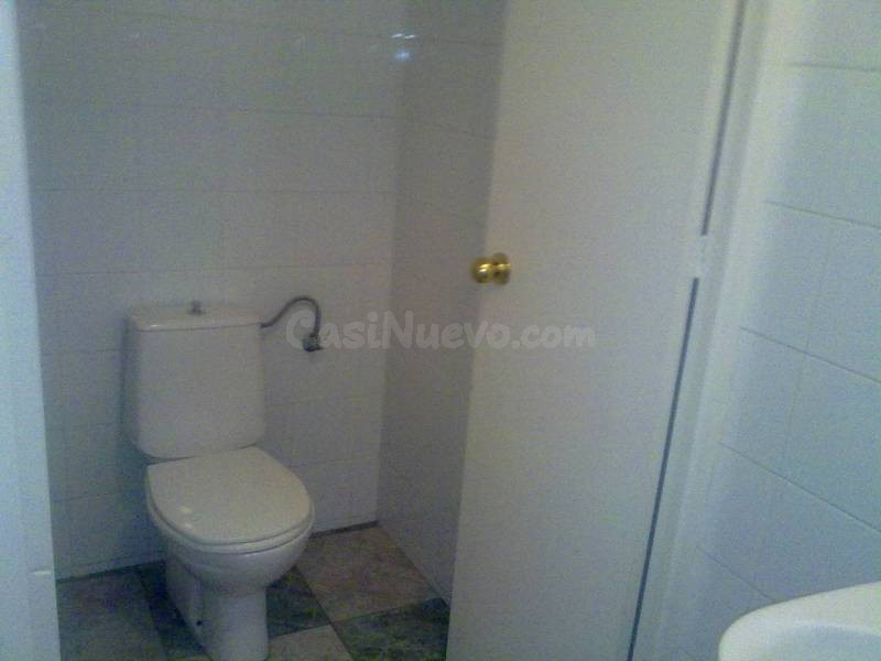 Local comercial en alquiler - foto 2