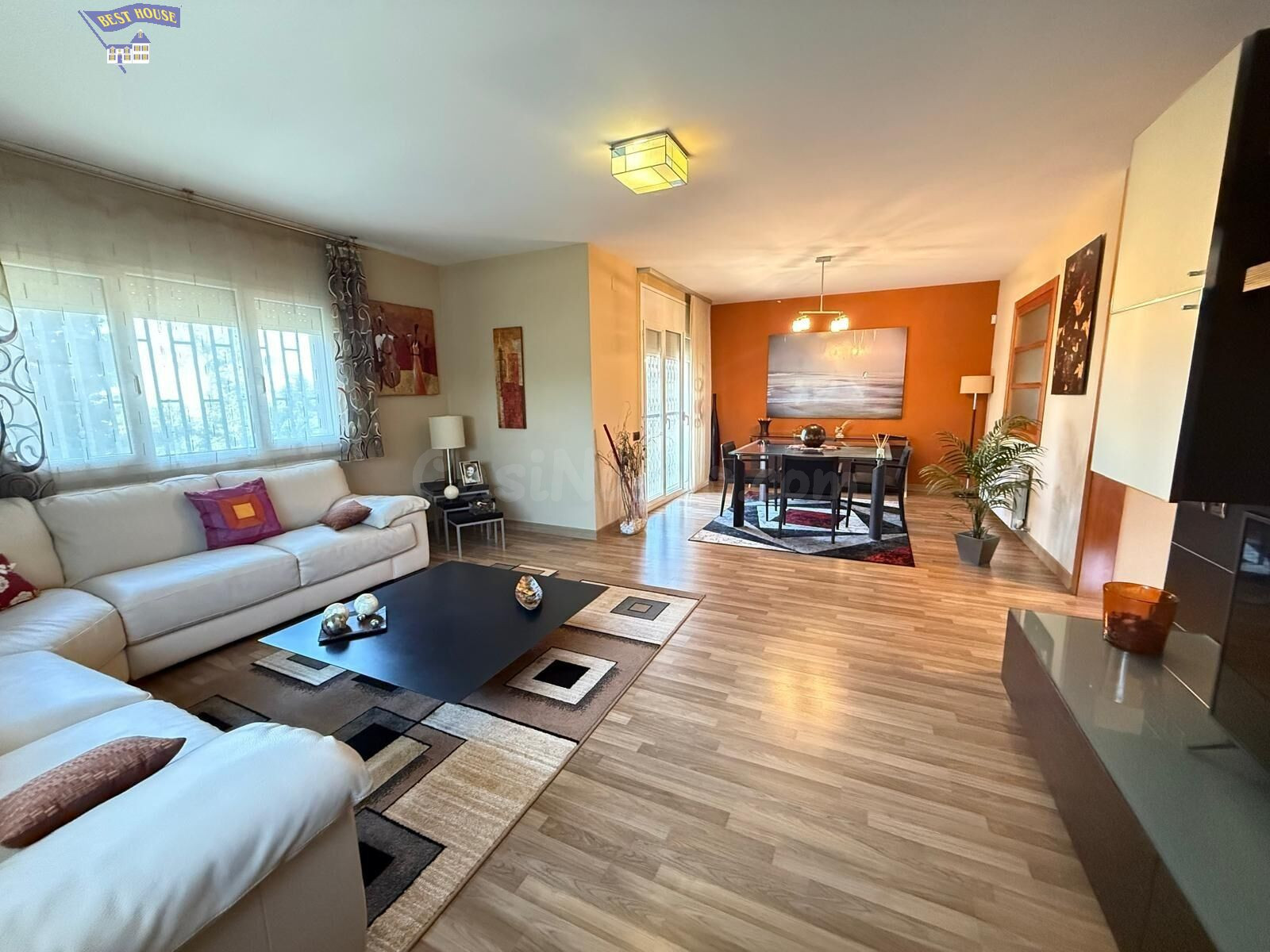 AMPLITUD, PRIVACIDAD Y CALIDAD DE VIDA EN UNA CASA ÚNICA EN  - foto 2