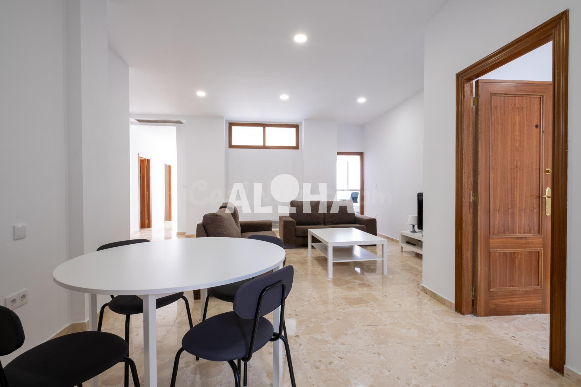HABITACIÓN CON BAÑO PRIVADO SOLO PARA ESTUDIANTES EN MONCADA - foto 4