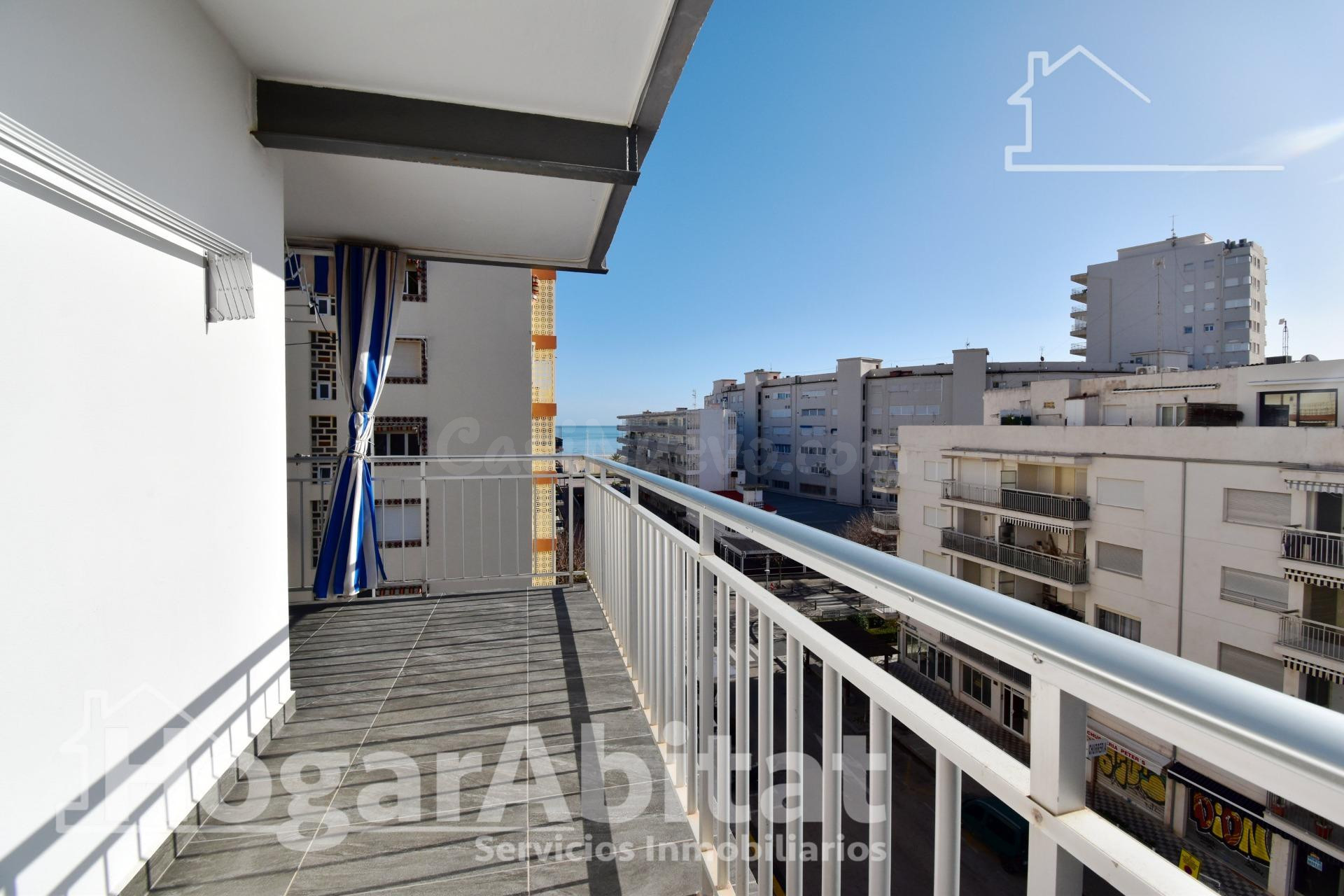 TODO EXTERIOR Y REFORMADO CON TERRAZA Y CON VISTAS AL MAR - foto 2