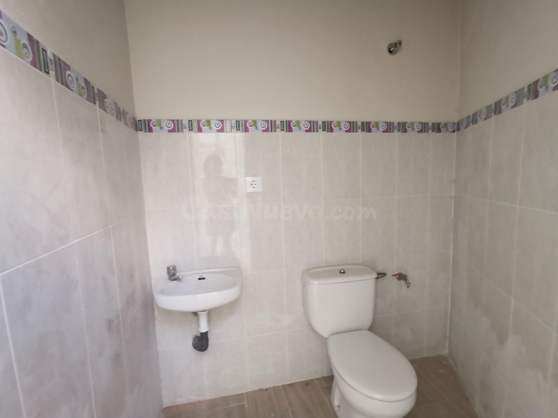 Local comercial en alquiler - foto 2