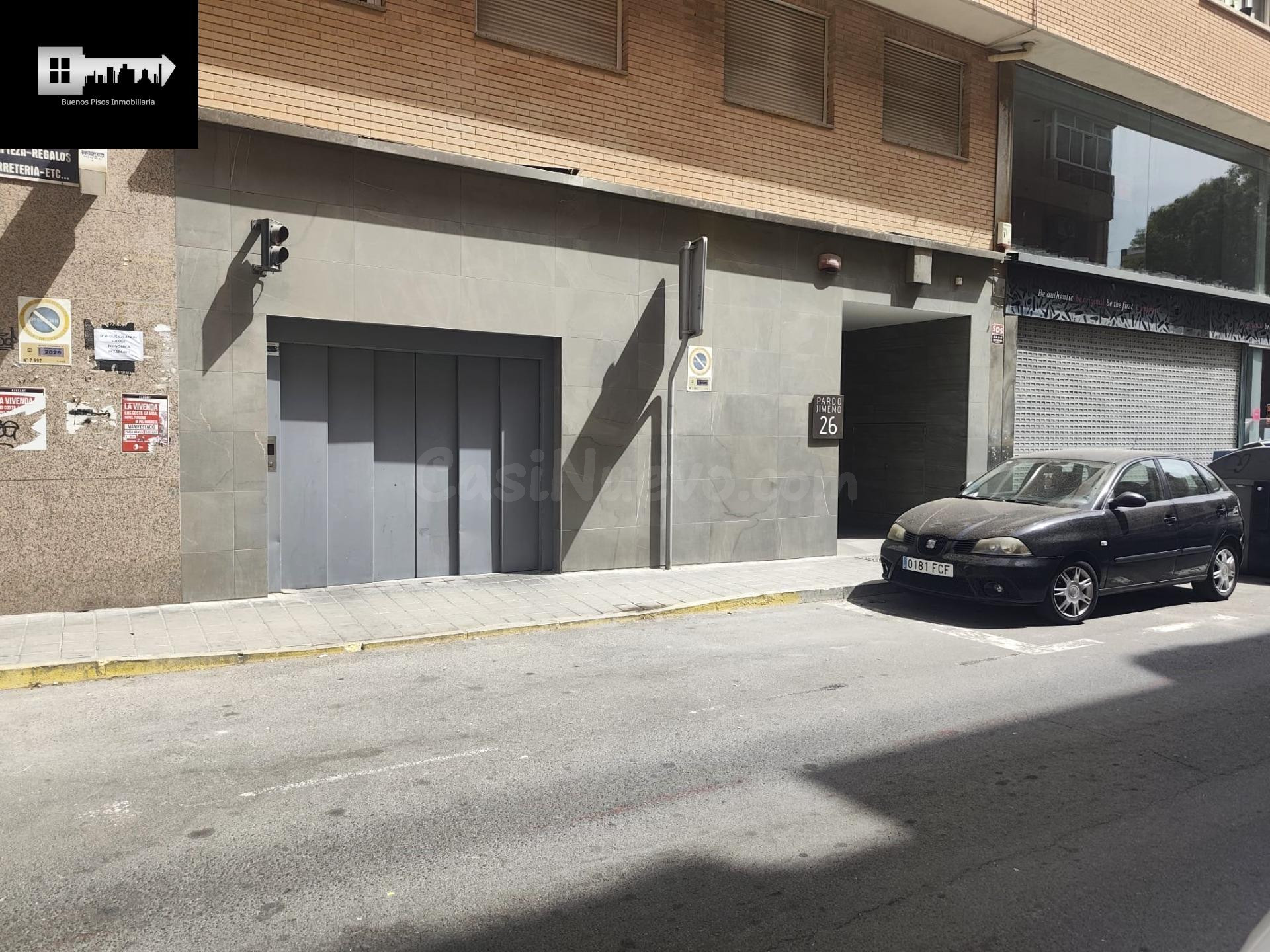 AMPLIA PLAZA DE GARAJE EN CALLE PARDO GIMENOS 26 BENALUA!!!