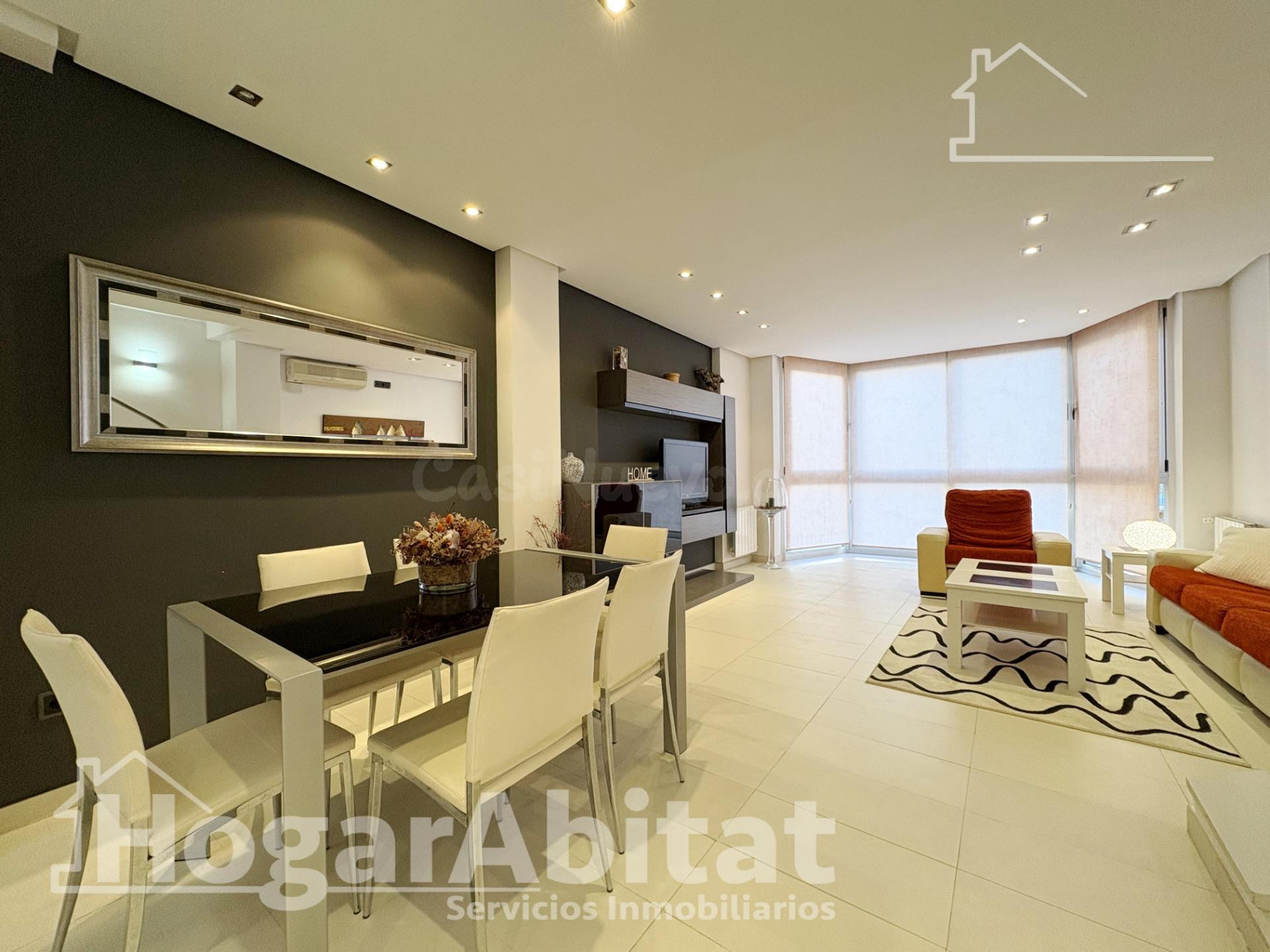 ¡CERCA DE LA PLAYA! PRECIOSA CASA CON GARAJE, ASCENSOR, DOS  - foto 3