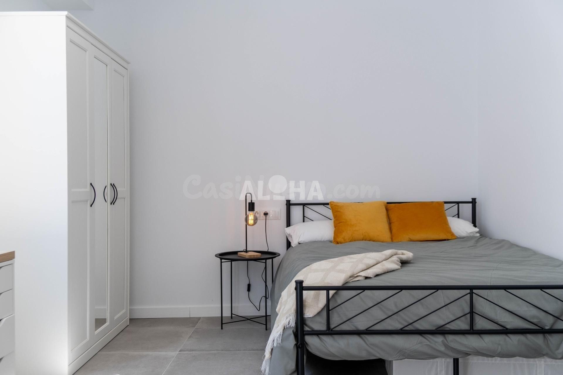 HABITACIÓN CON BAÑO PRIVADO PARA ESTUDIANTES CHICAS DISPONIB - foto 2