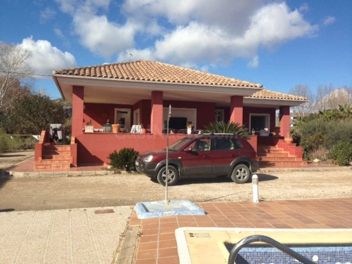 CHALET CON TERRENO RUSTICO EN LA DIPUTACION CAMPILLO - foto 2