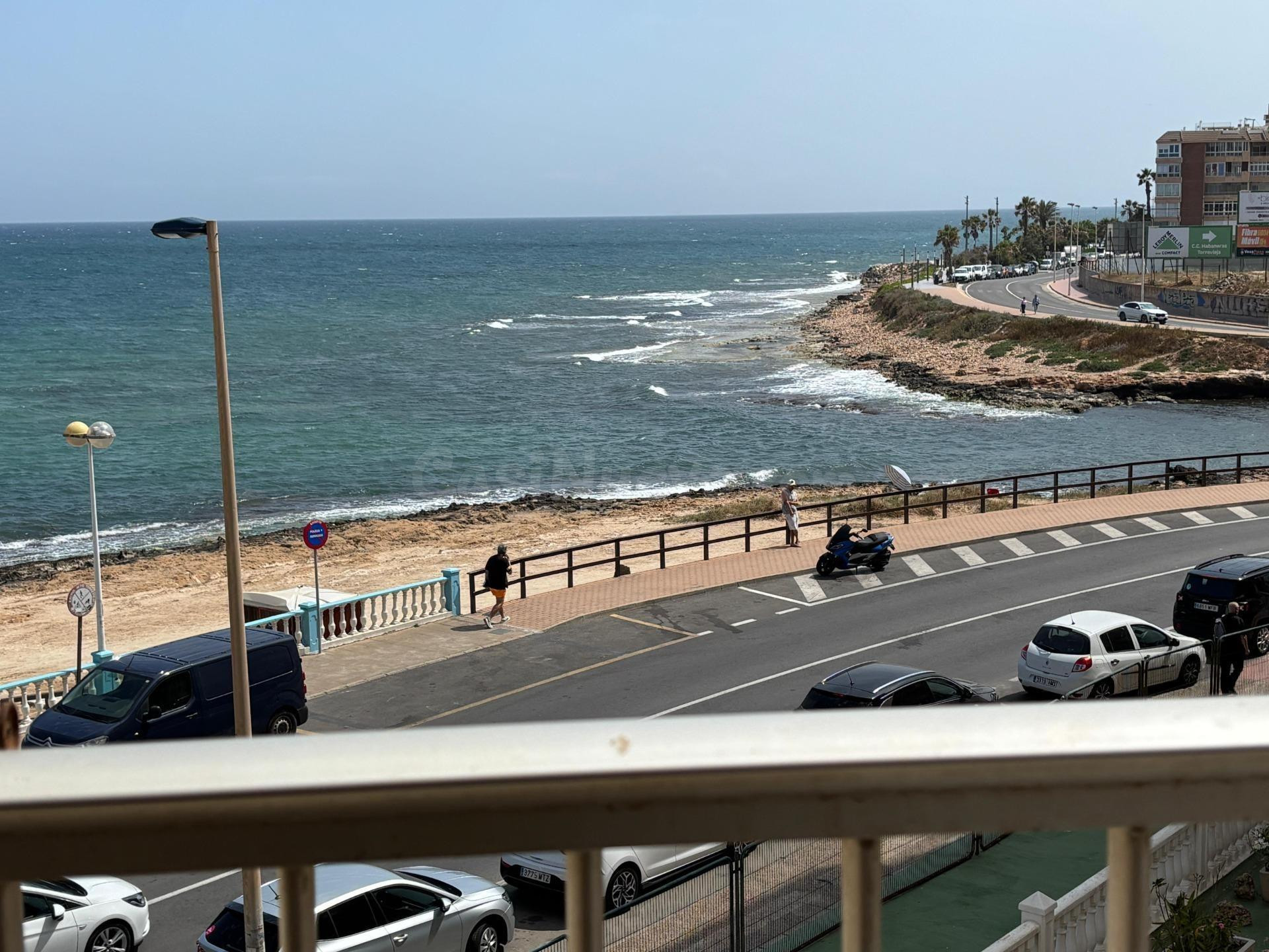 Apartamento con 3 Dormitorios y Plaza de Garaje a Solo 20 Me - foto 3