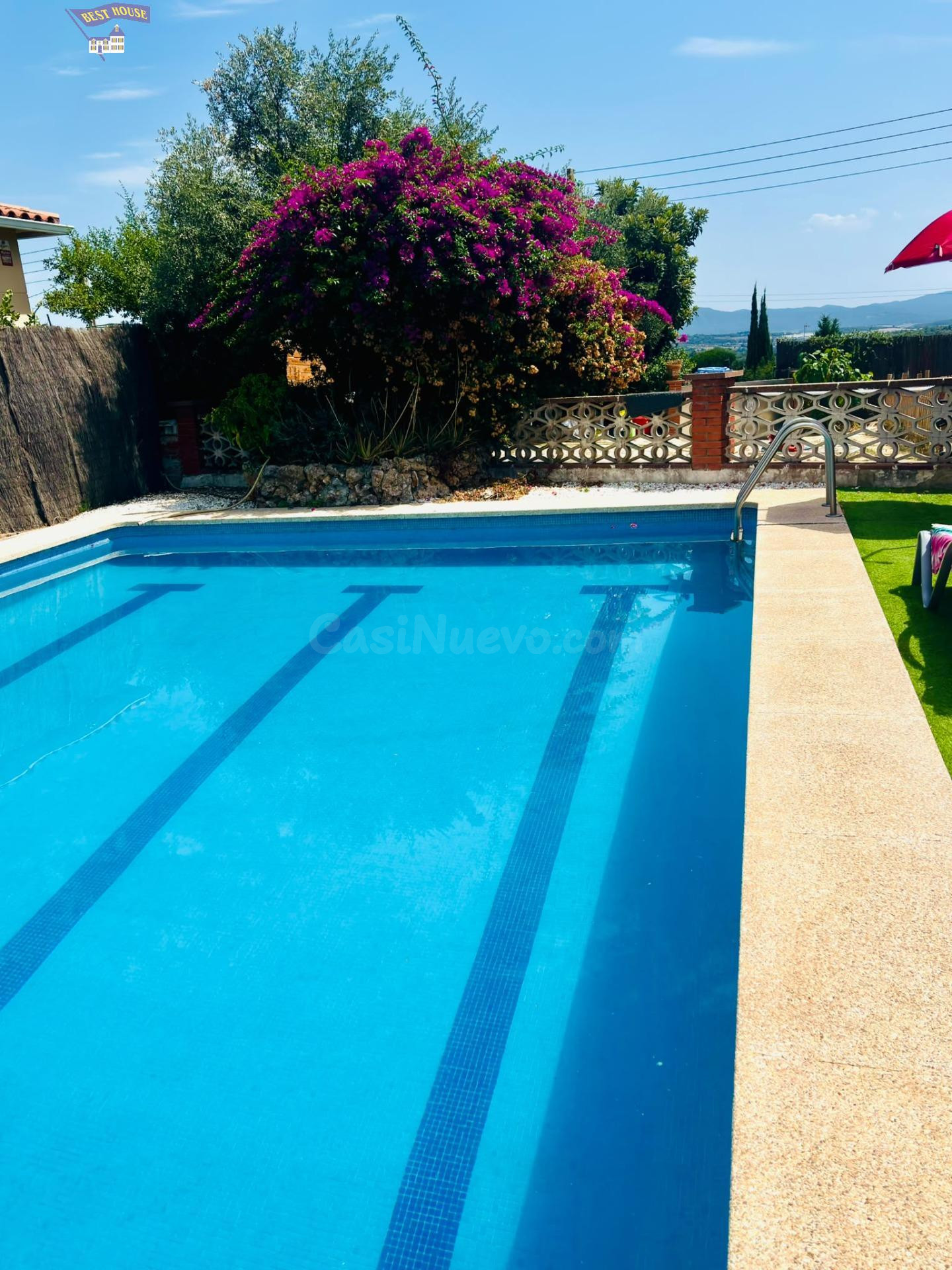 CHALET INDEPENDIENTE CON PISCINA Y GRAN PARCELA — ¡LISTO PAR - foto 2