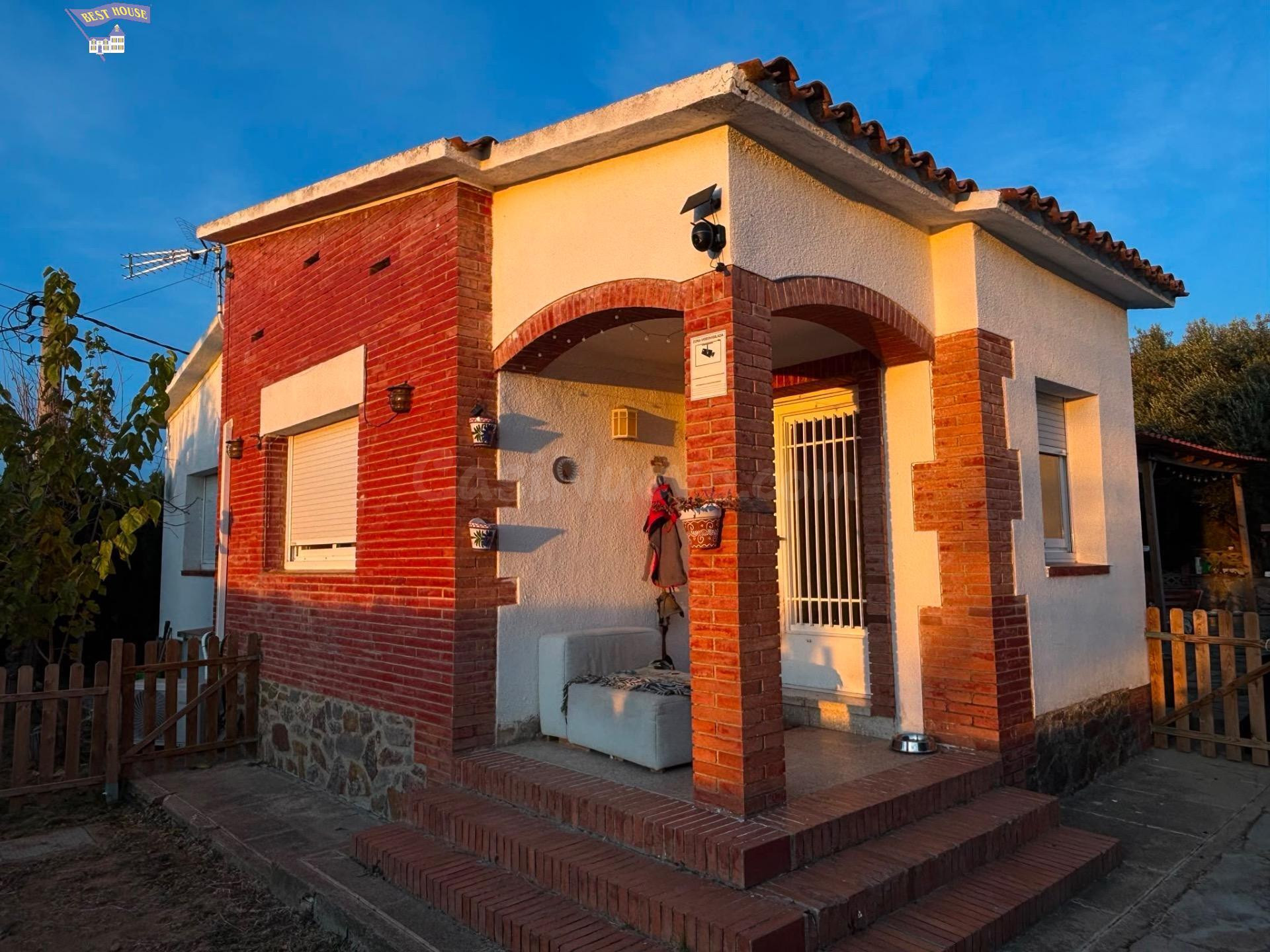 CHALET INDEPENDIENTE CON PISCINA Y GRAN PARCELA — ¡LISTO PAR - foto 3