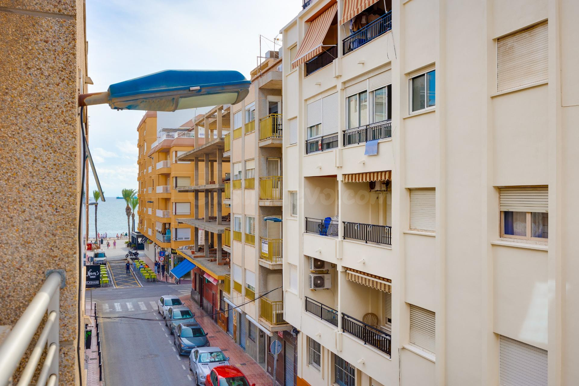 Apartamento en Paseo Marítimo a 100 m de Playa del Cura - foto 2