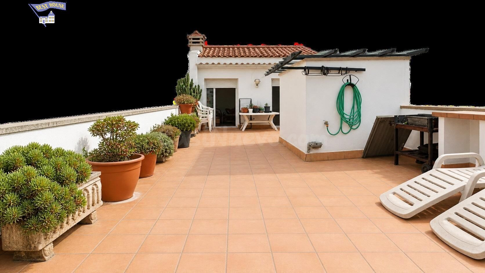 EN EXCLUSIVA!!! CASA DE 5 habitaciones EN EL CORAZON DE RUBI