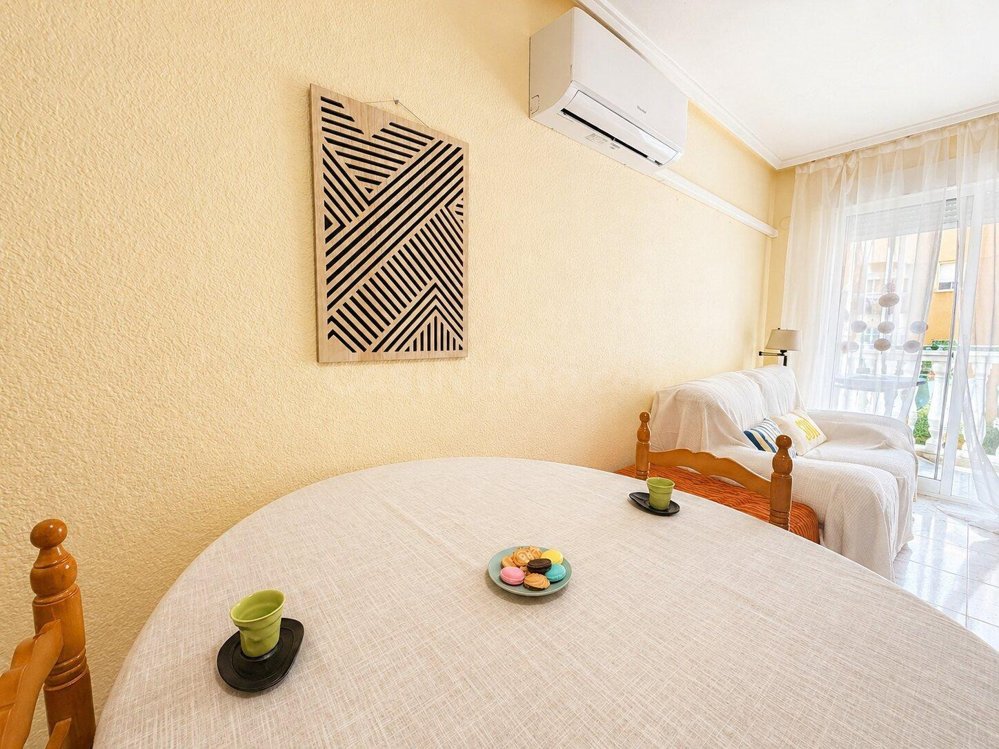 Apartamento de 2 dormitorios, orientación Sur y plaza de gar - foto 2