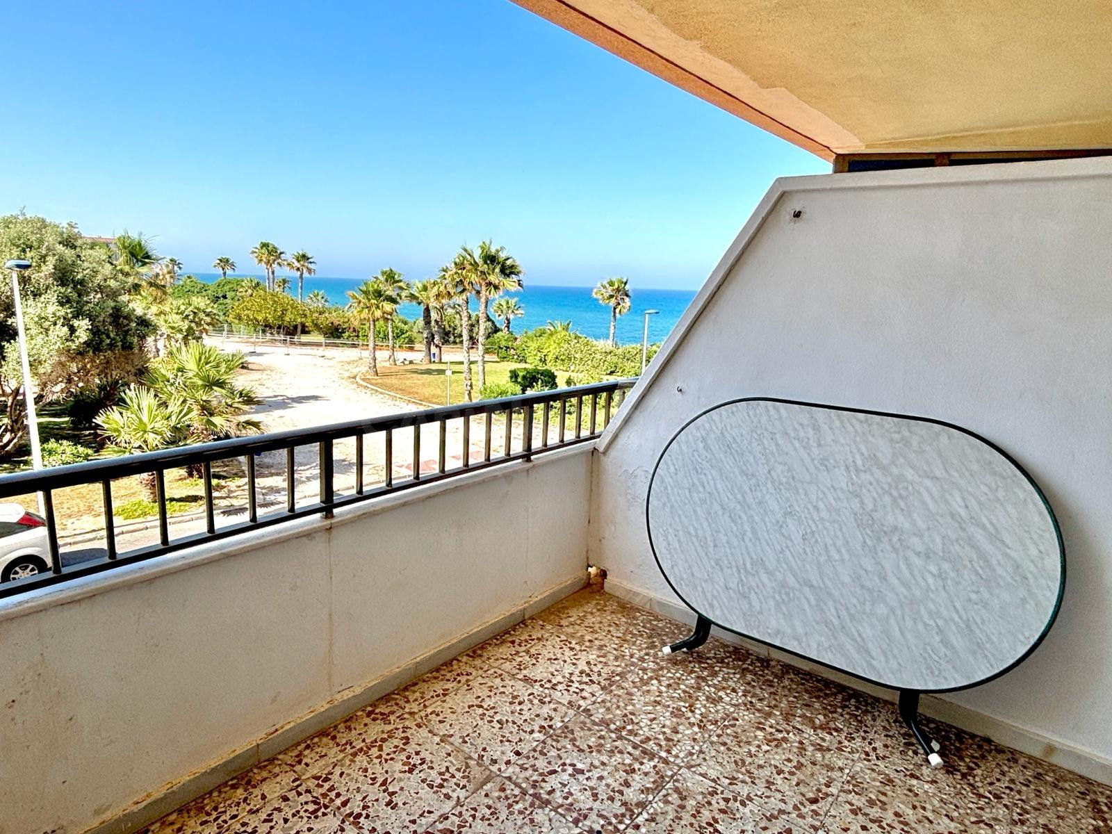 Apartamento en primera línea de mar en una de las zonas más  - foto 2