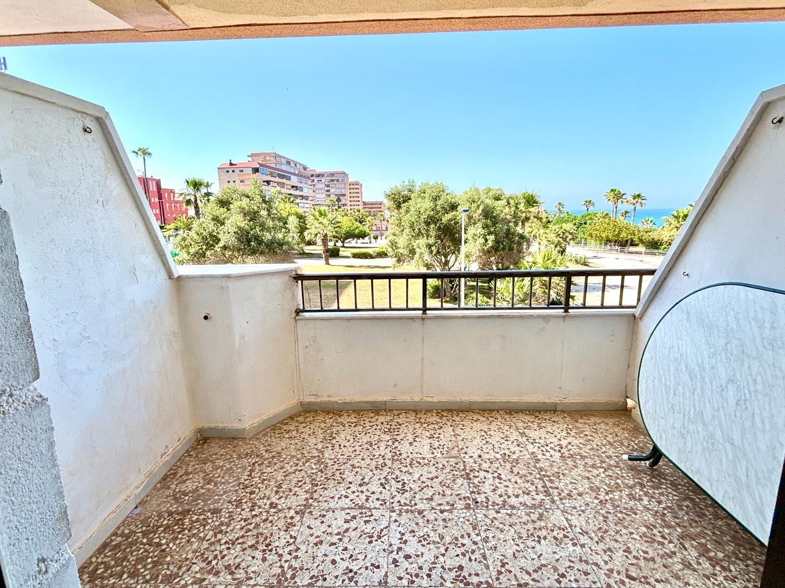 Apartamento en primera línea de mar en una de las zonas más  - foto 3
