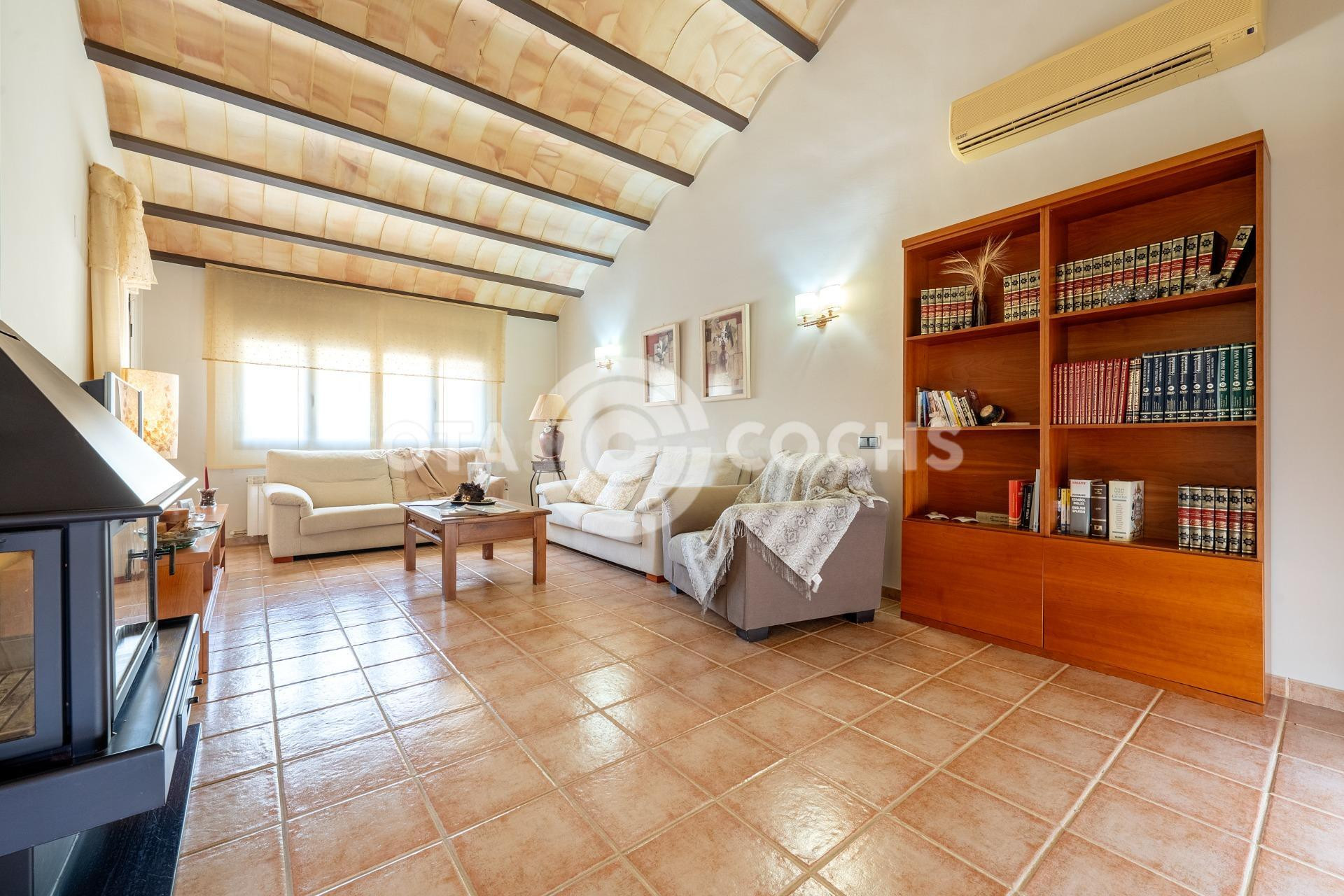 ESPECTACULAR CHALET CON PISCINA EN BOTARELL - foto 5