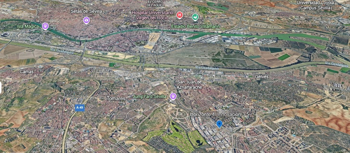 SUELO CON FACHADA A TRES CALLES EN LA MEJOR UBICACIÓN DE POL - foto 2
