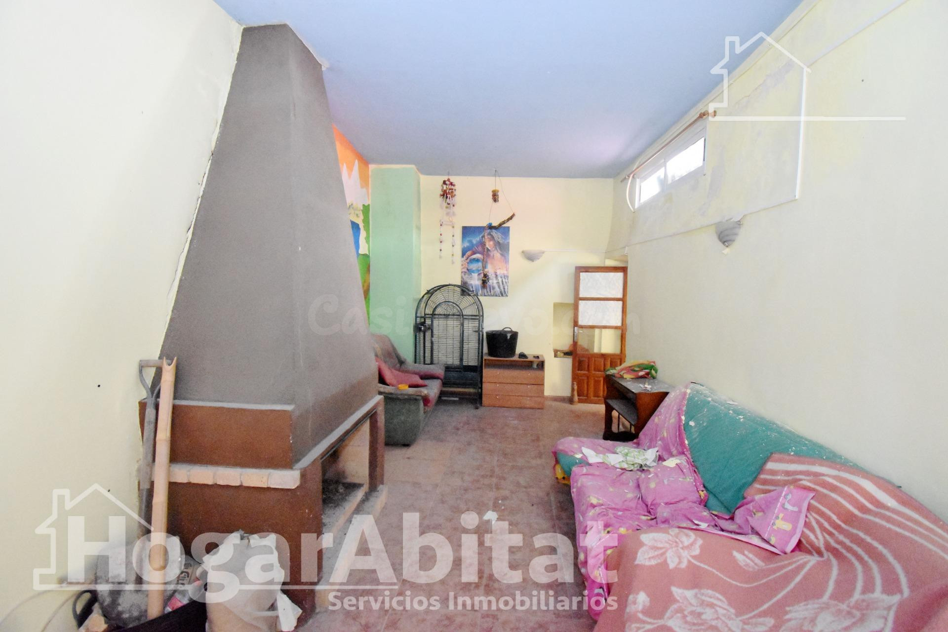 CASA MUY AMPLIA PARA REFORMAR, CON TERRAZA Y TRASTERO - foto 2