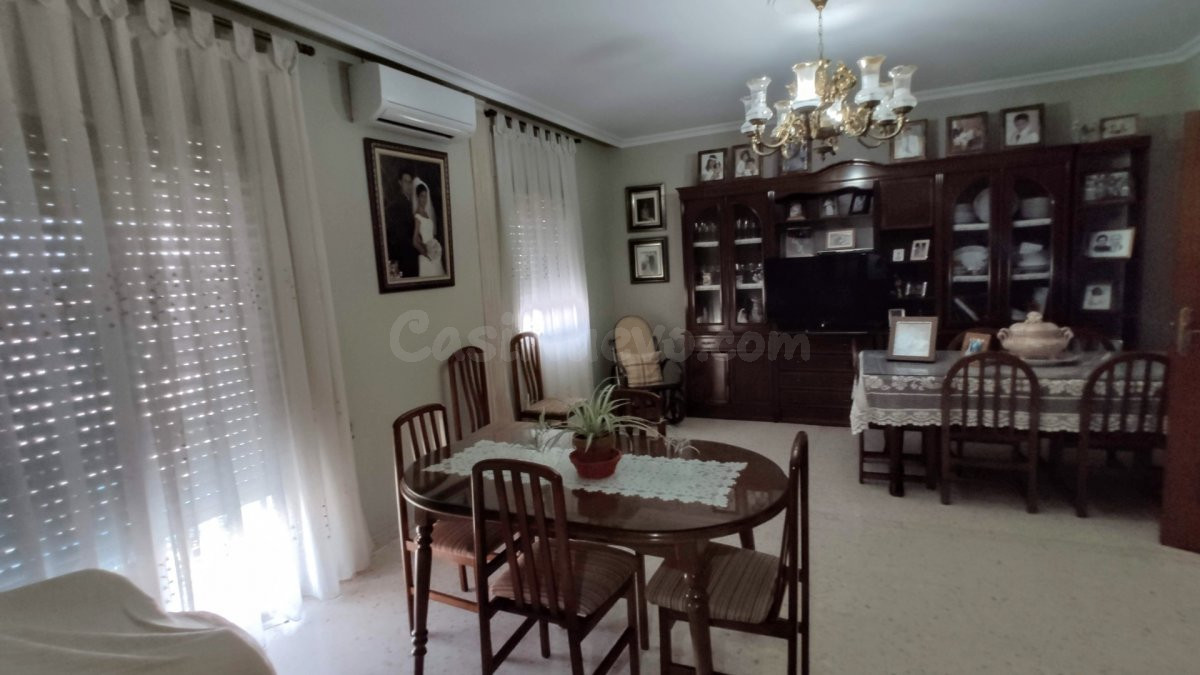Nave con vivienda a la venta - foto 3