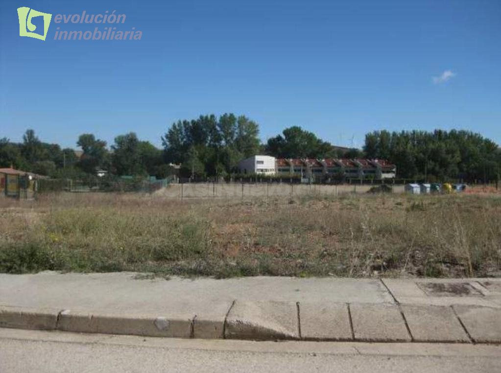 Solar urbano de uso residencial en Revillarruz, Burgos - foto 3