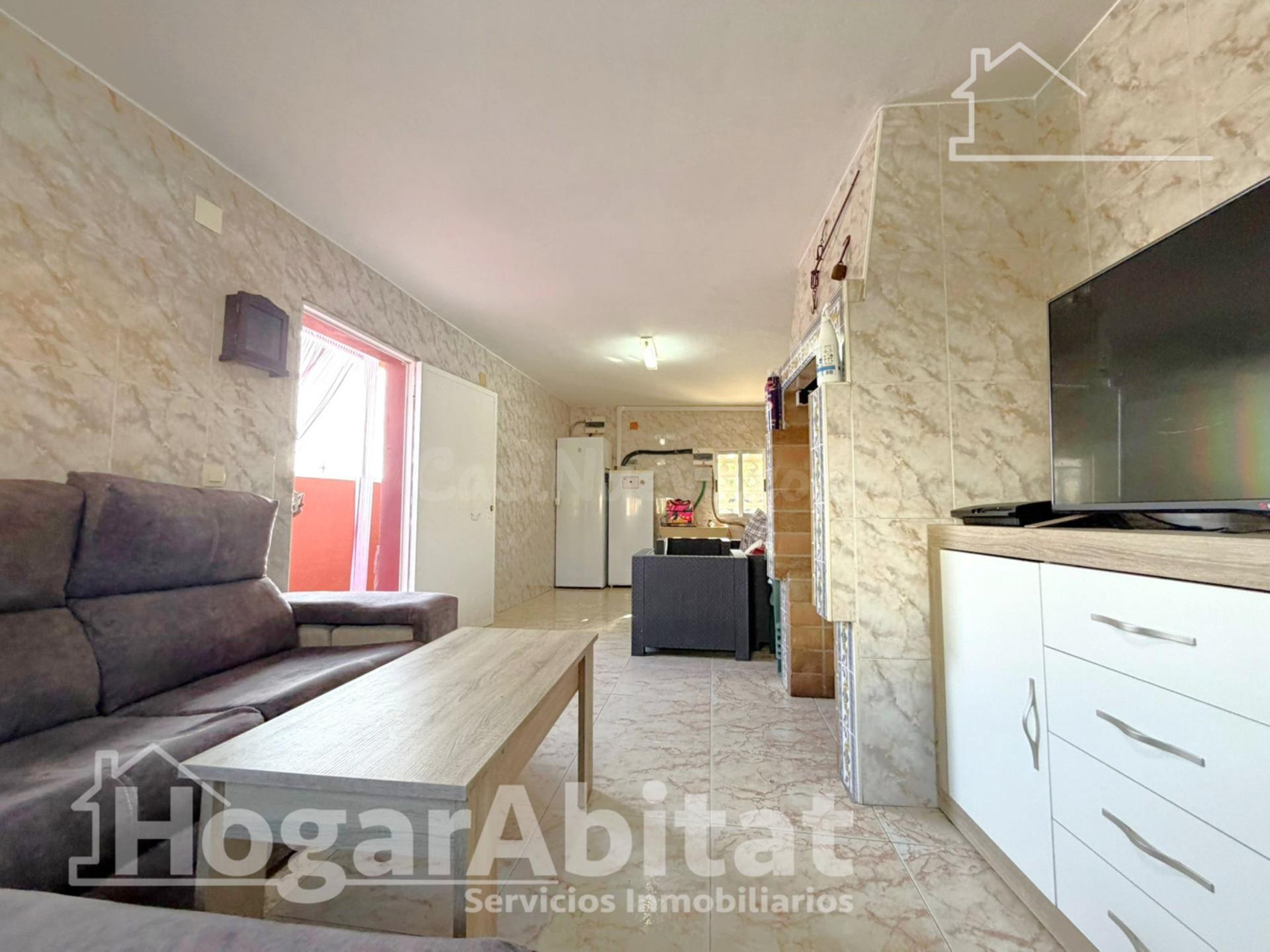 CHALET CON PISCINA, GARAJE, TERRAZA Y BARBACOA - foto 5