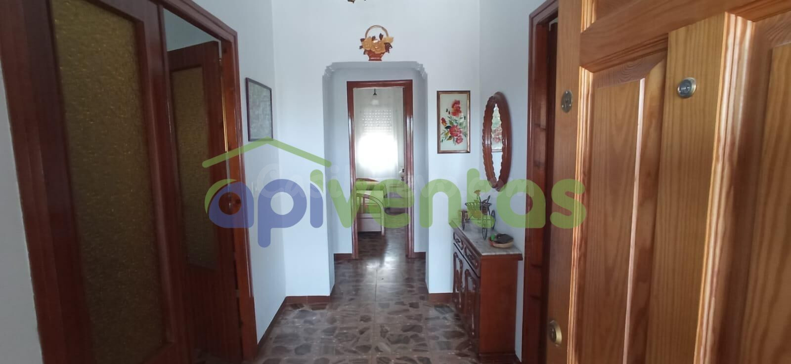 2 Casas con terreno y 2 naves - foto 4