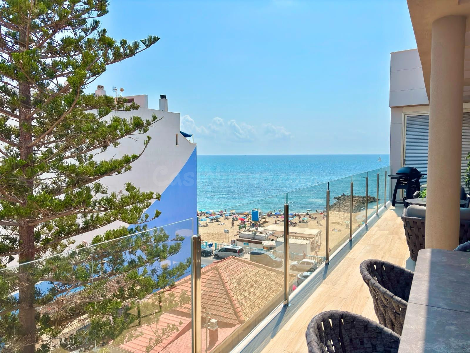 Exclusivo ático de obra nueva en primera línea de Playa de L - foto 3