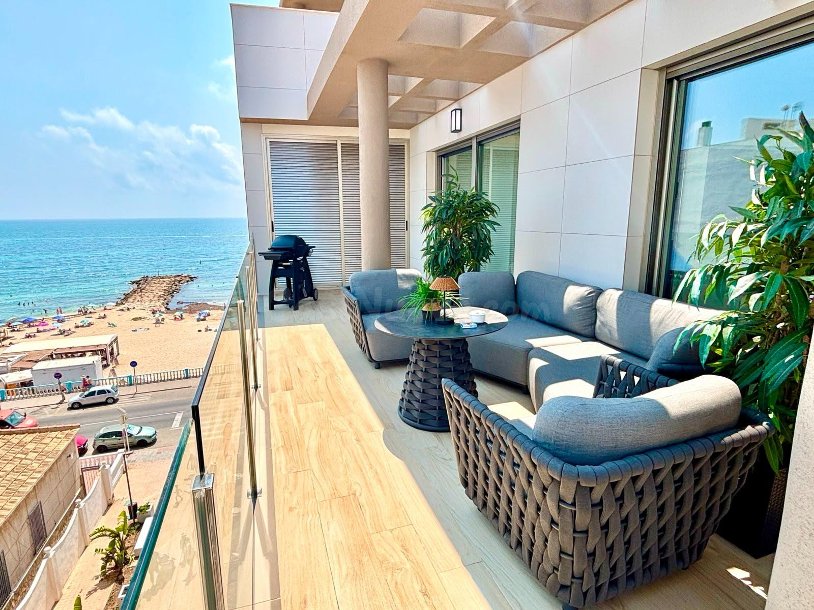 Exclusivo ático de obra nueva en primera línea de Playa de L - foto 4