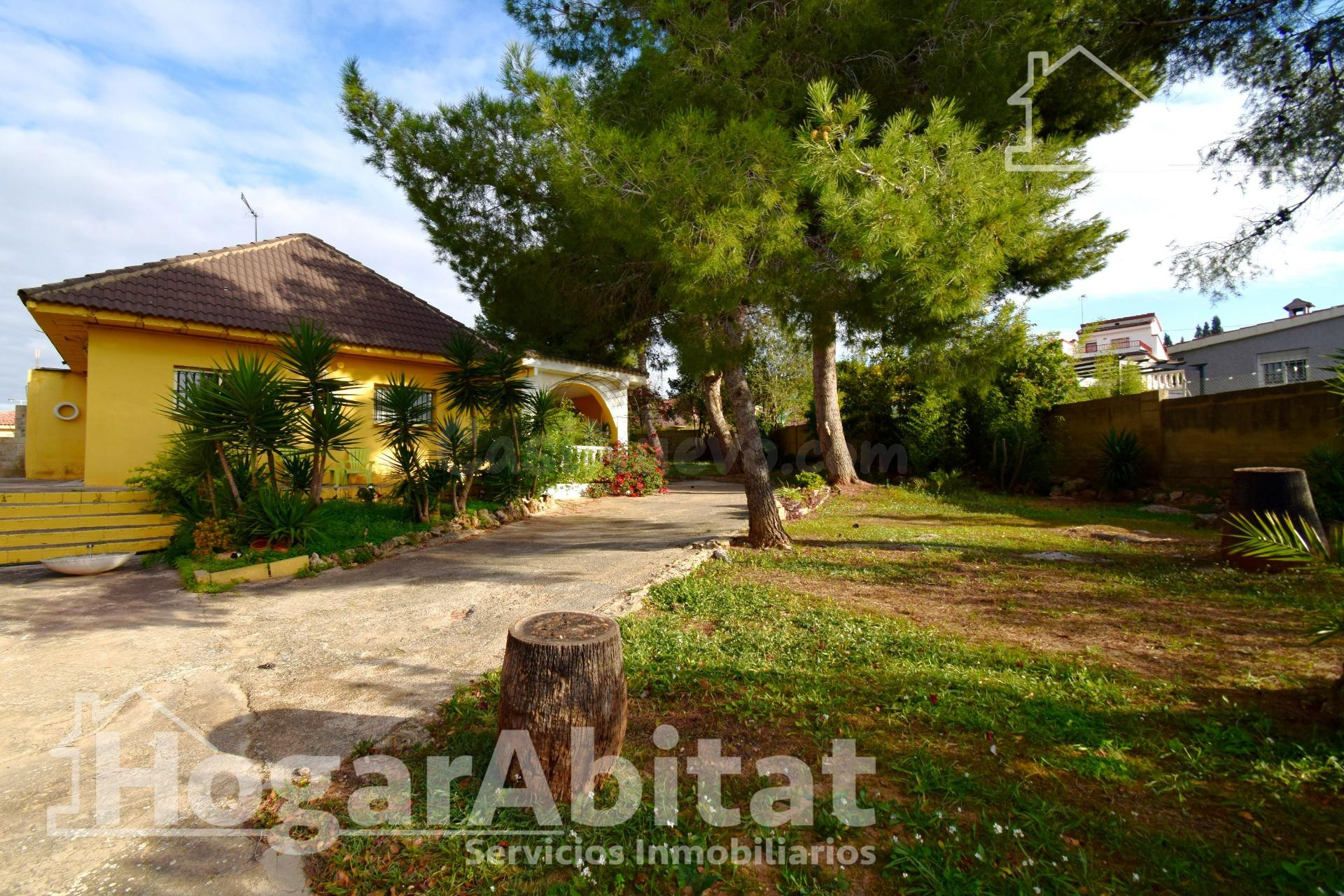¡MAGNÍFICO CHALET! MUY LUMINOSO CON PISCINA PRIVADA Y TERRAZ - foto 2