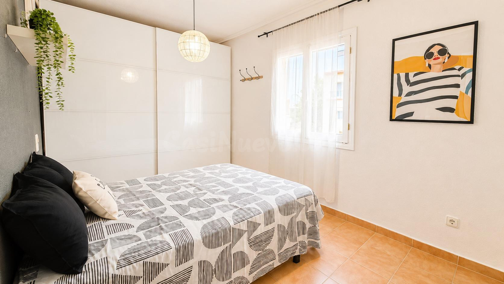 Apartamento de 2 dormitorios con plaza de garaje a menos de  - foto 2