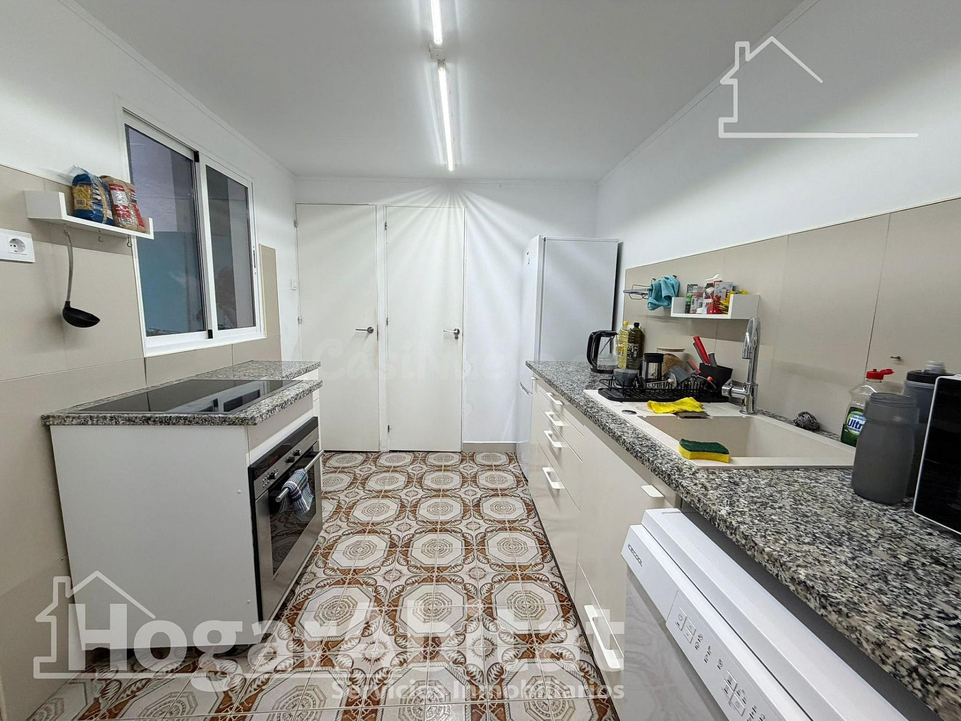 ¡UBICACIÓN IDEAL! BAJO ACOGEDOR Y LUMINOSO CON TERRAZA Y TRA