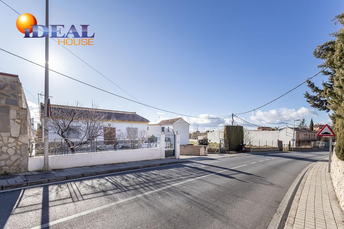 CHALET EN UNA SOLA PLANTA CON PARCELA EN EL BARRIO DE MONACH