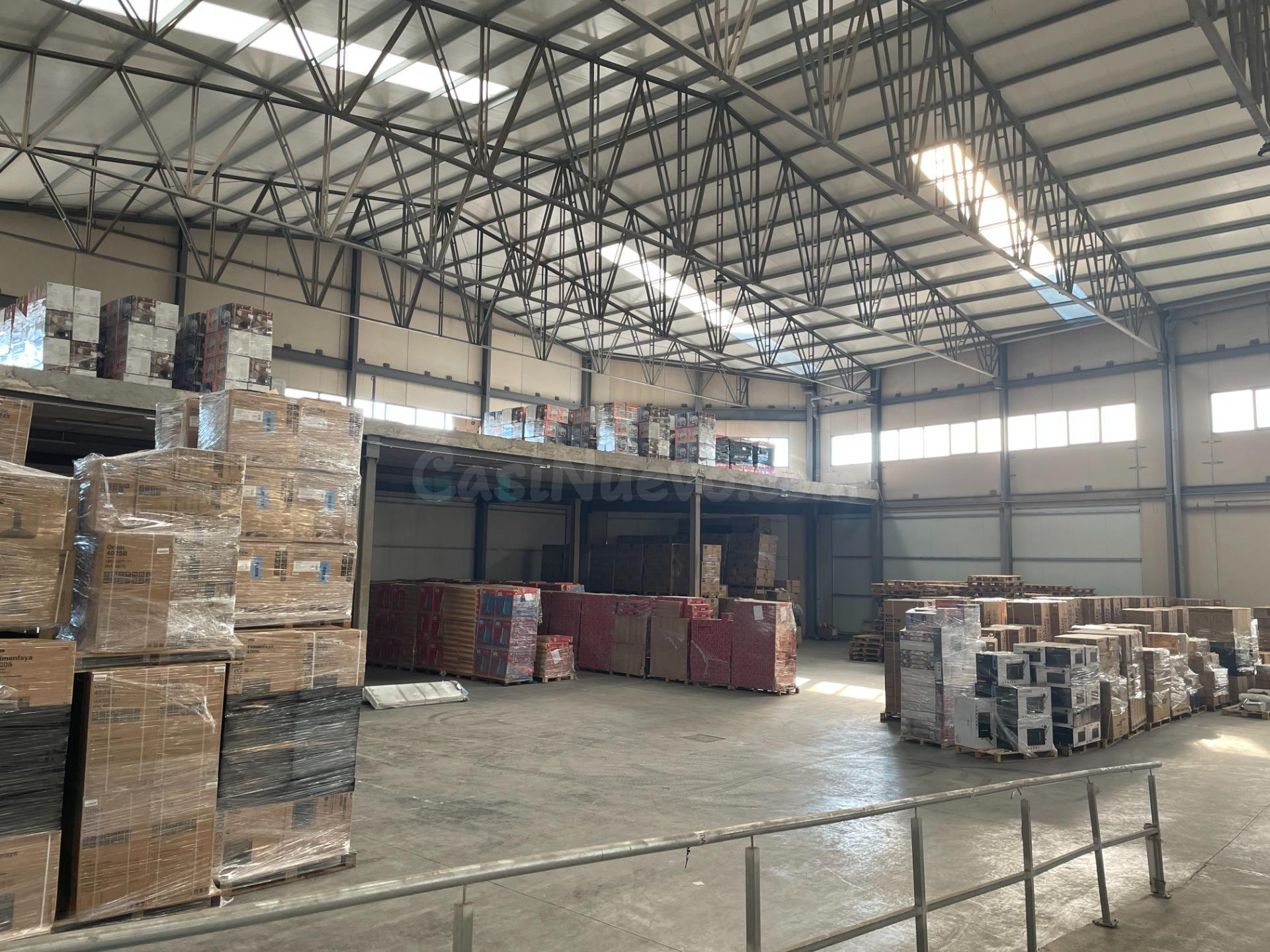NAVE DE 900M2 MAS 200M2 DE ALTILLO - foto 4