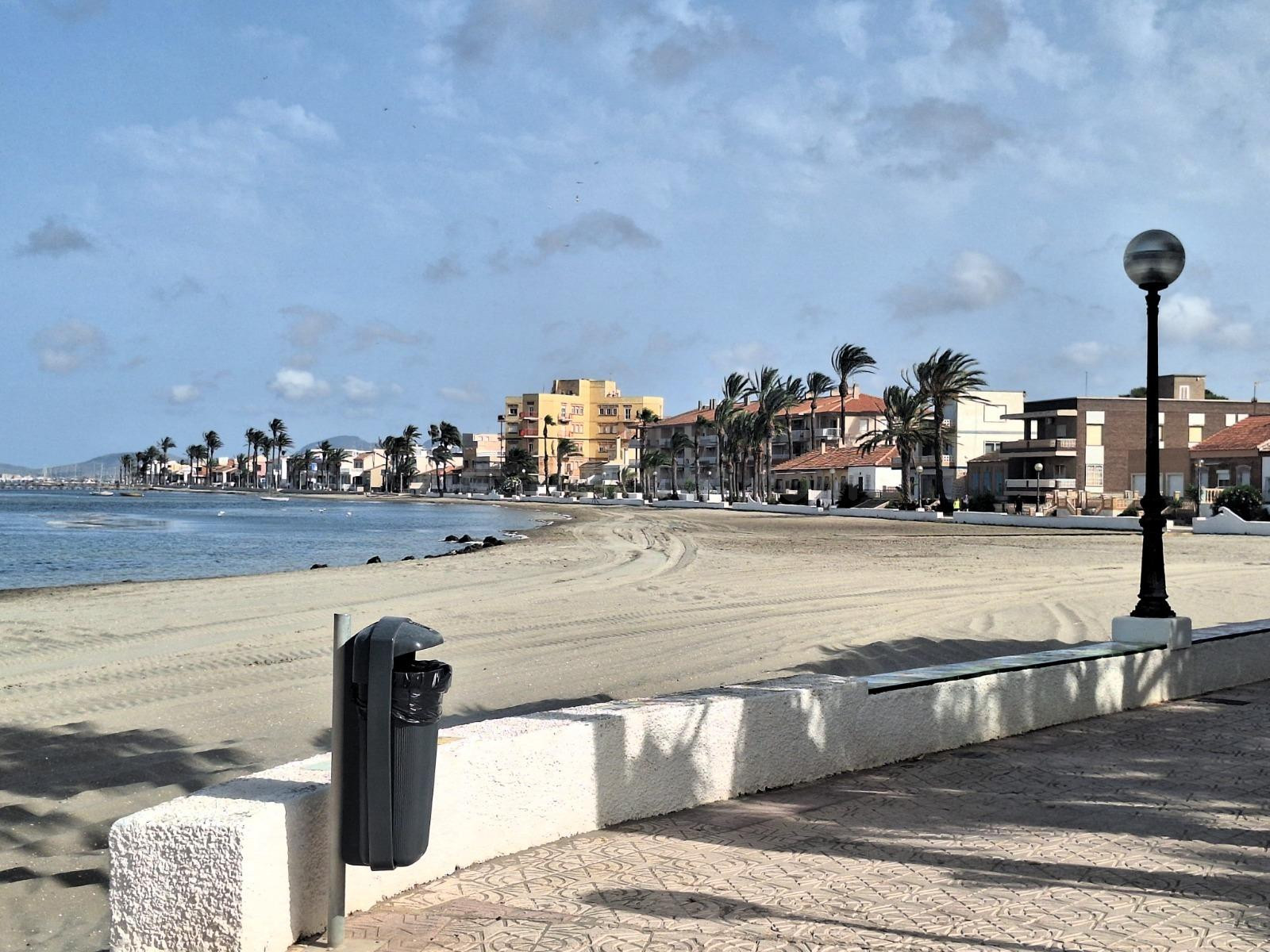Bonito adosado en playa Los Urrutias