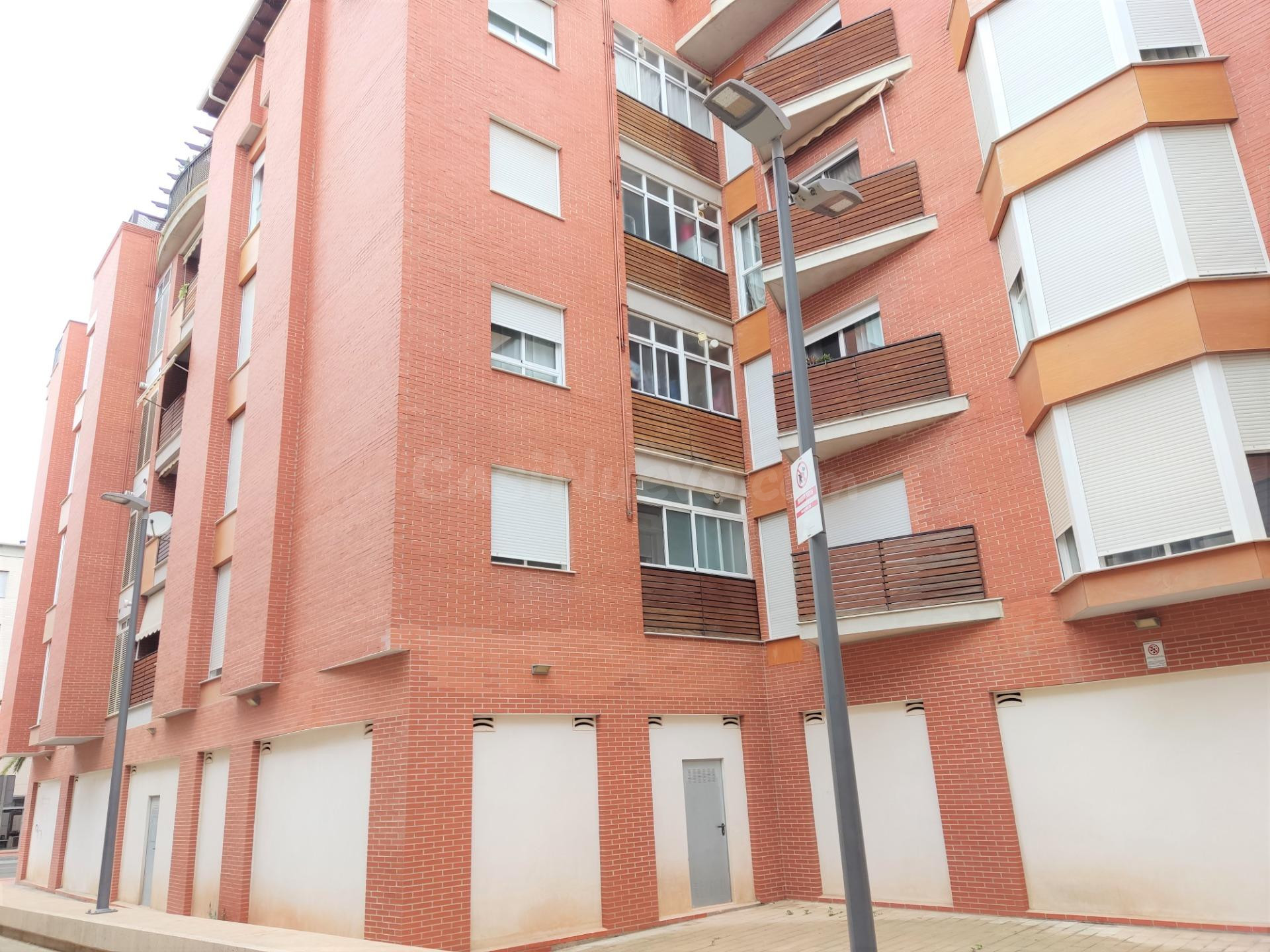 Local comercial de 500m en La Viña, Lorca