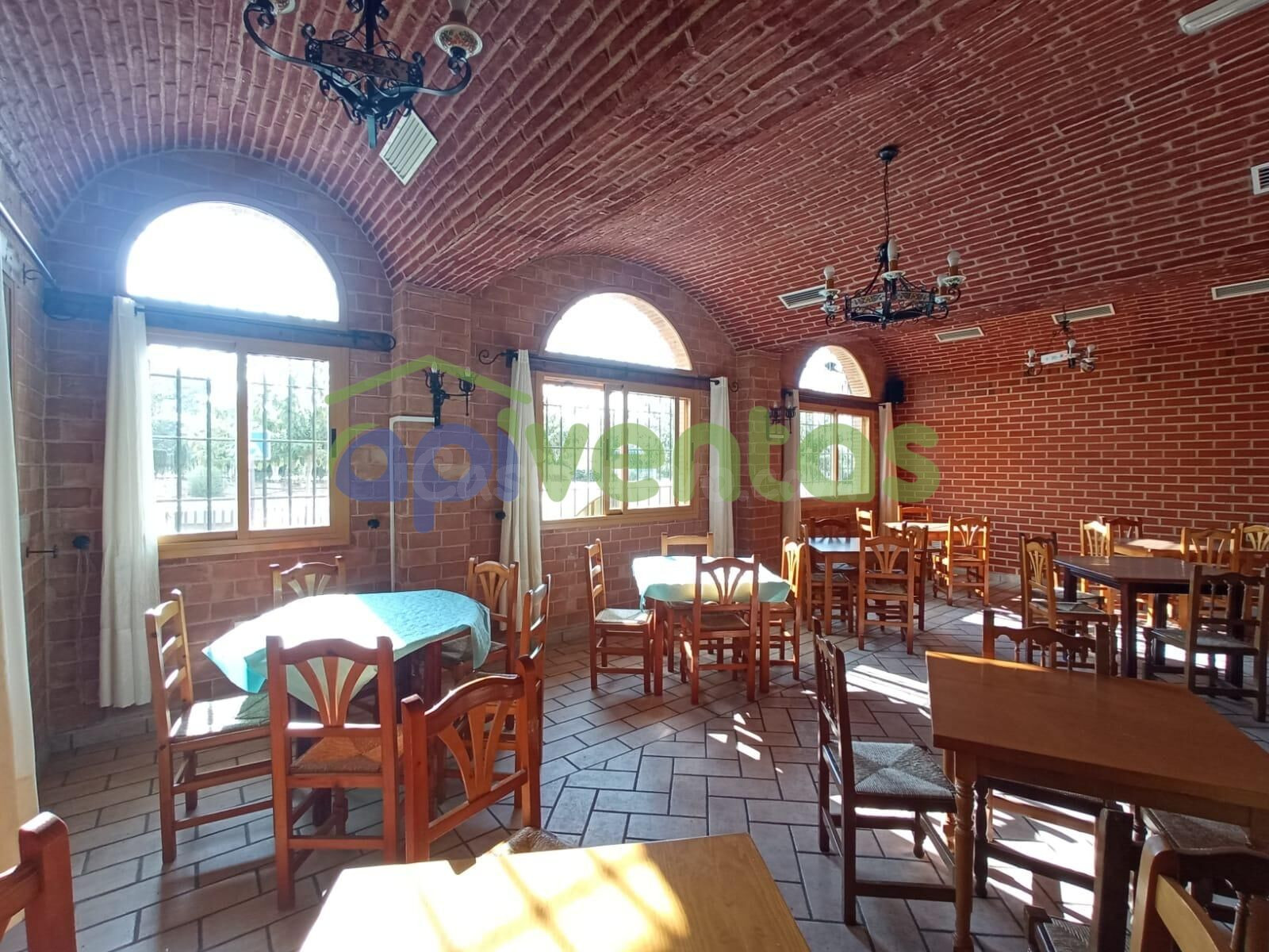 Bar-Mesón-Restaurante RUSTICO Y Heladeria